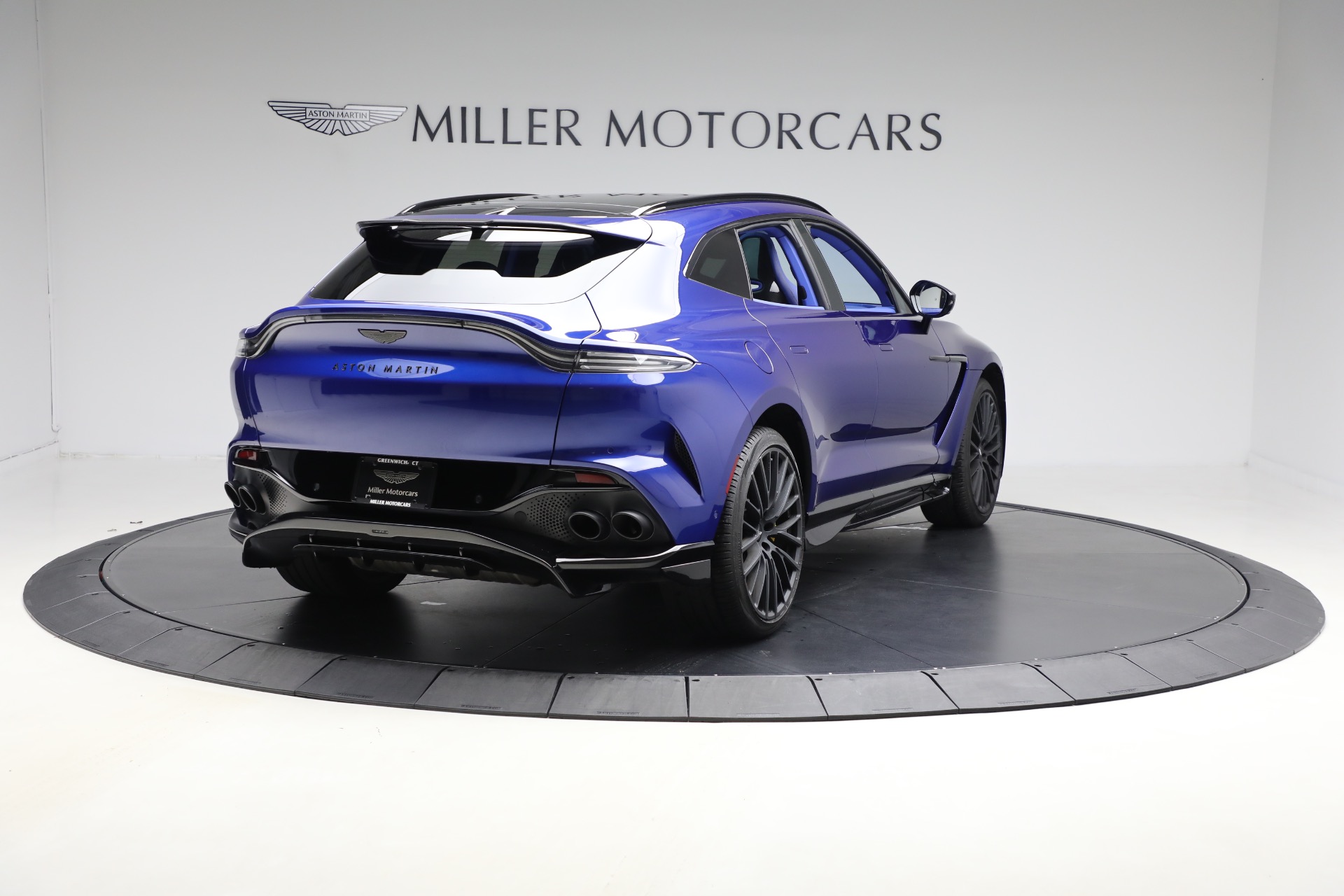 Used-2024-Aston-Martin-DBX-707