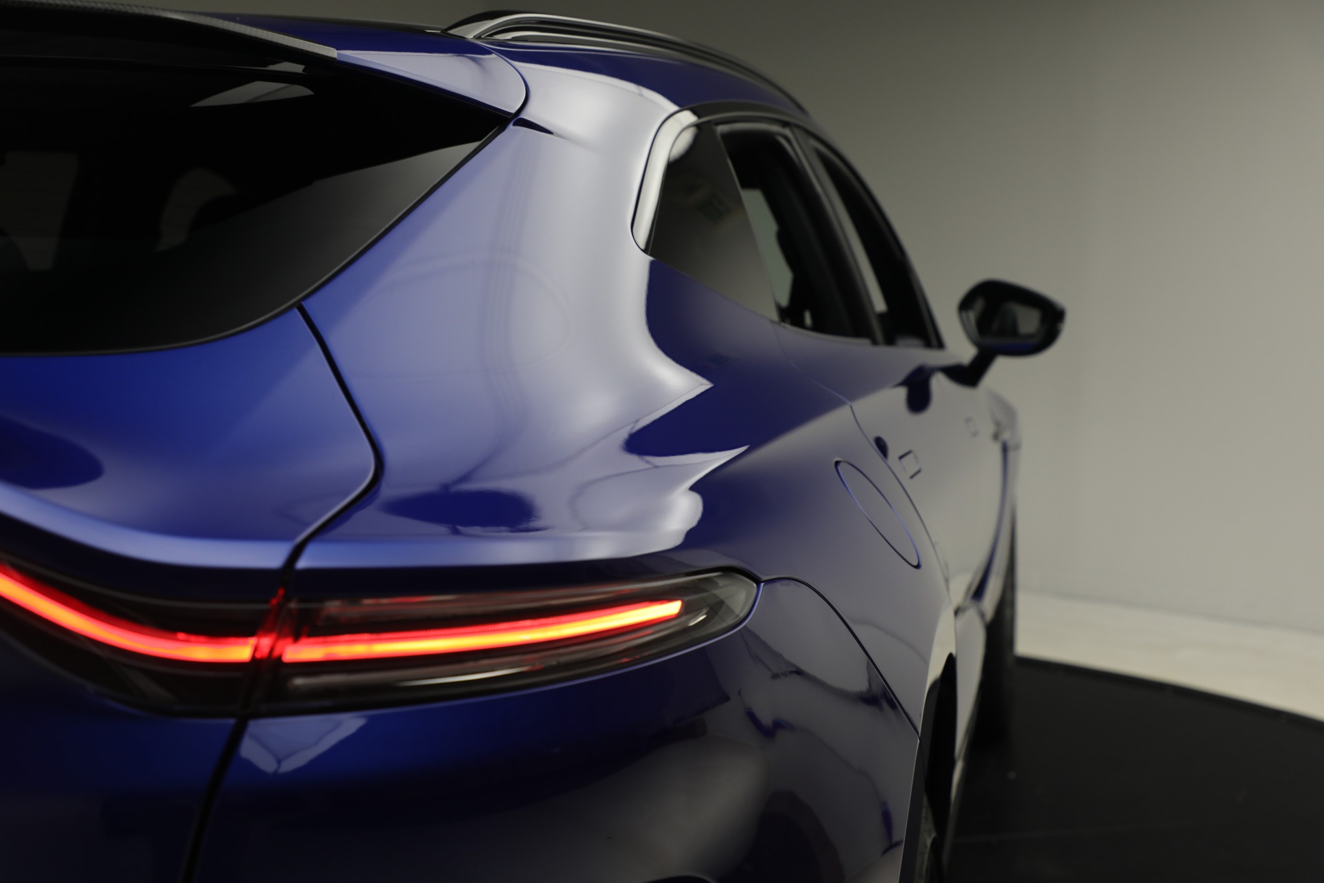 Used-2024-Aston-Martin-DBX-707