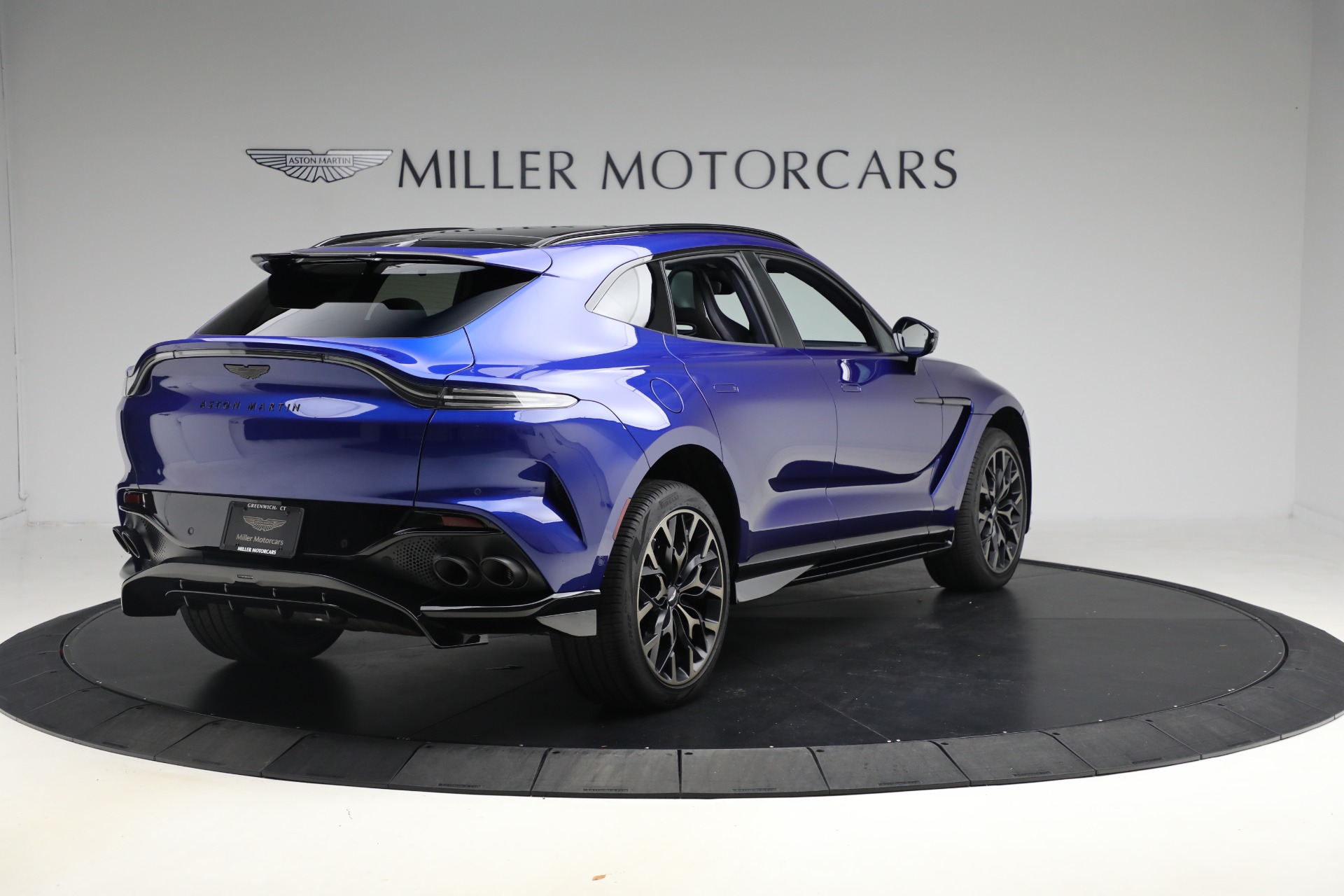 Used-2024-Aston-Martin-DBX-707