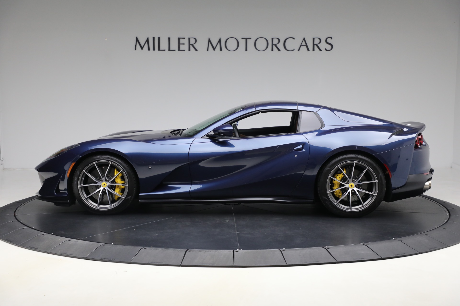Used-2022-Ferrari-812-GTS