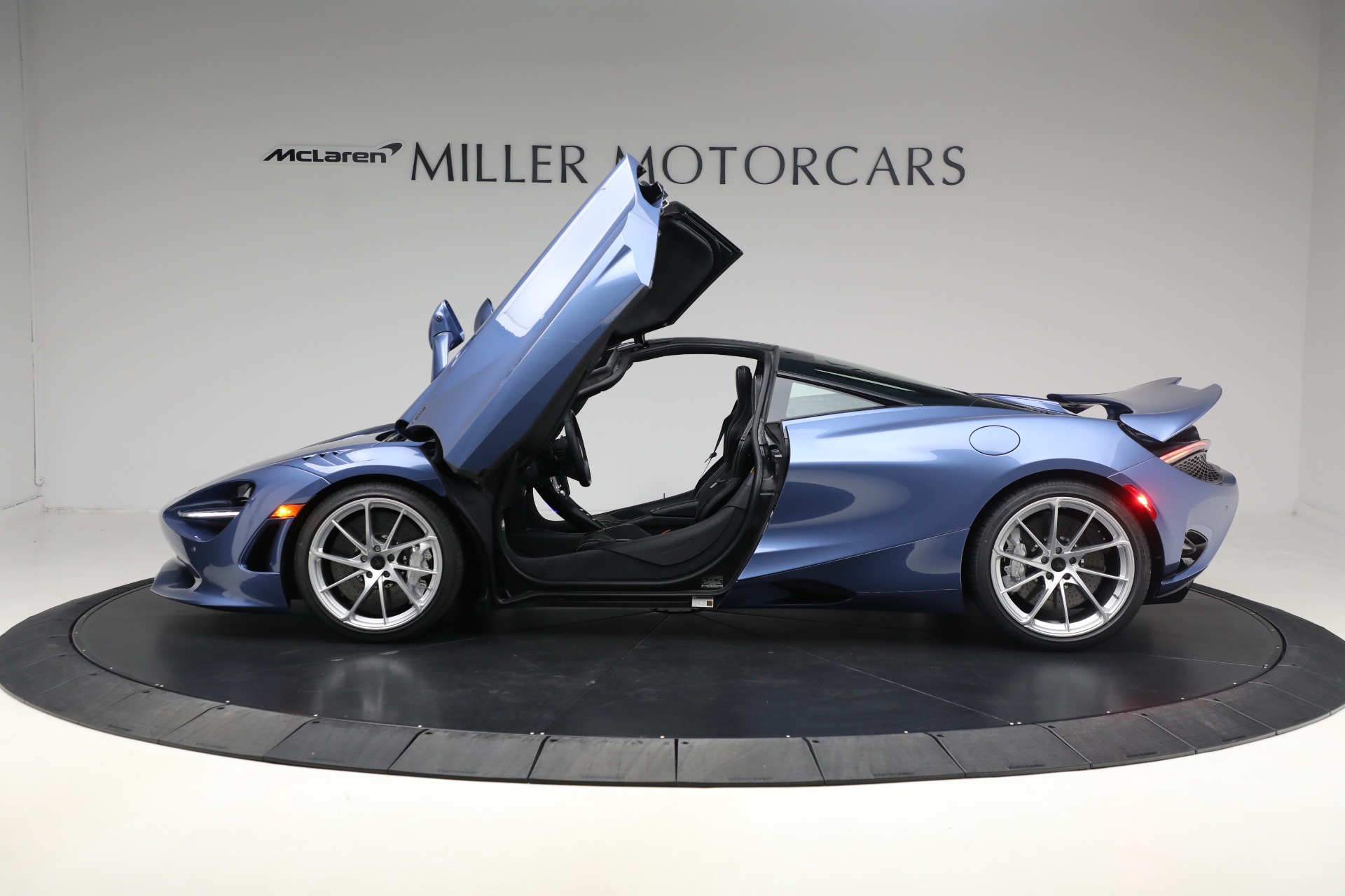 Used-2026-McLaren-750S-TechLux