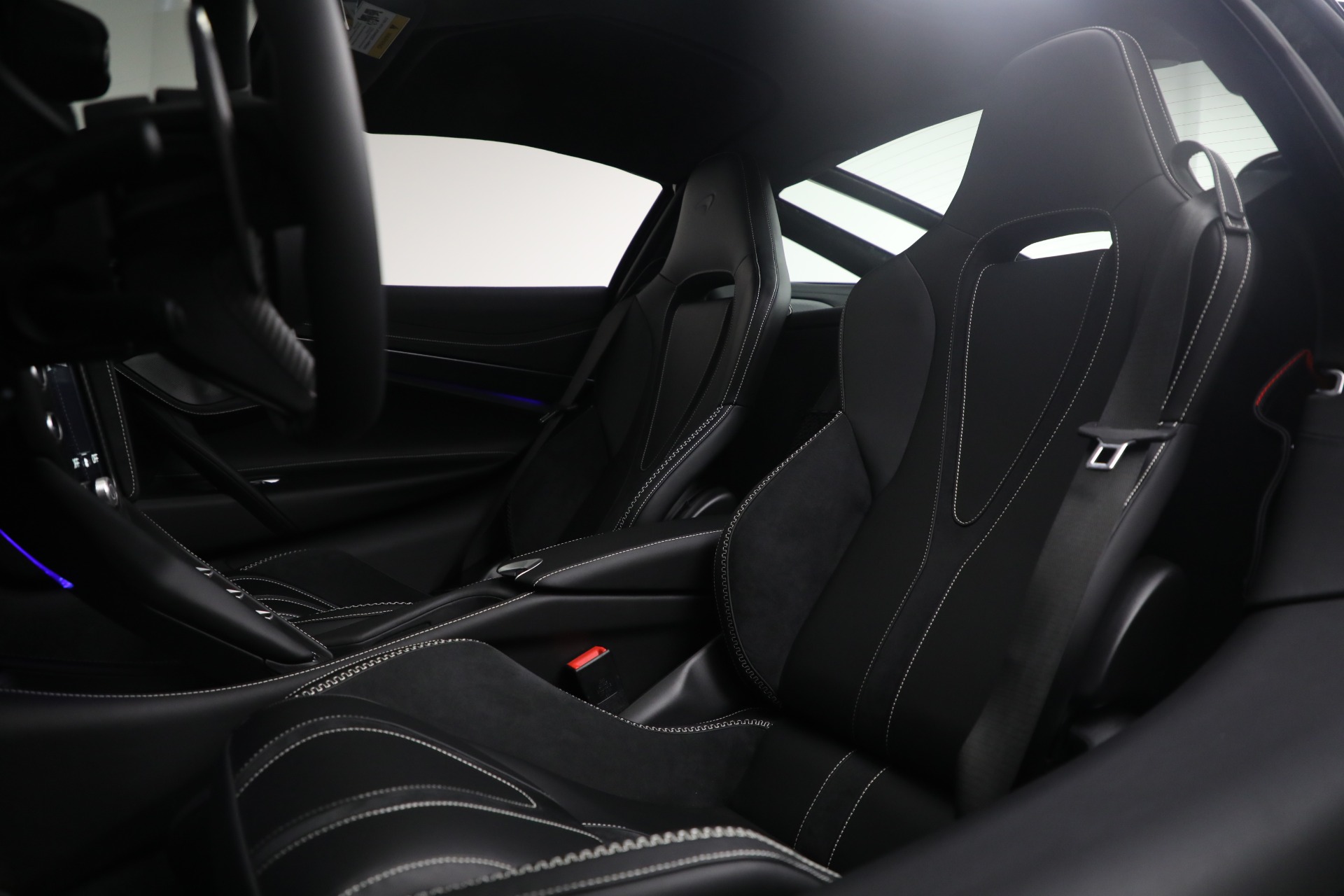 Used-2026-McLaren-750S-TechLux