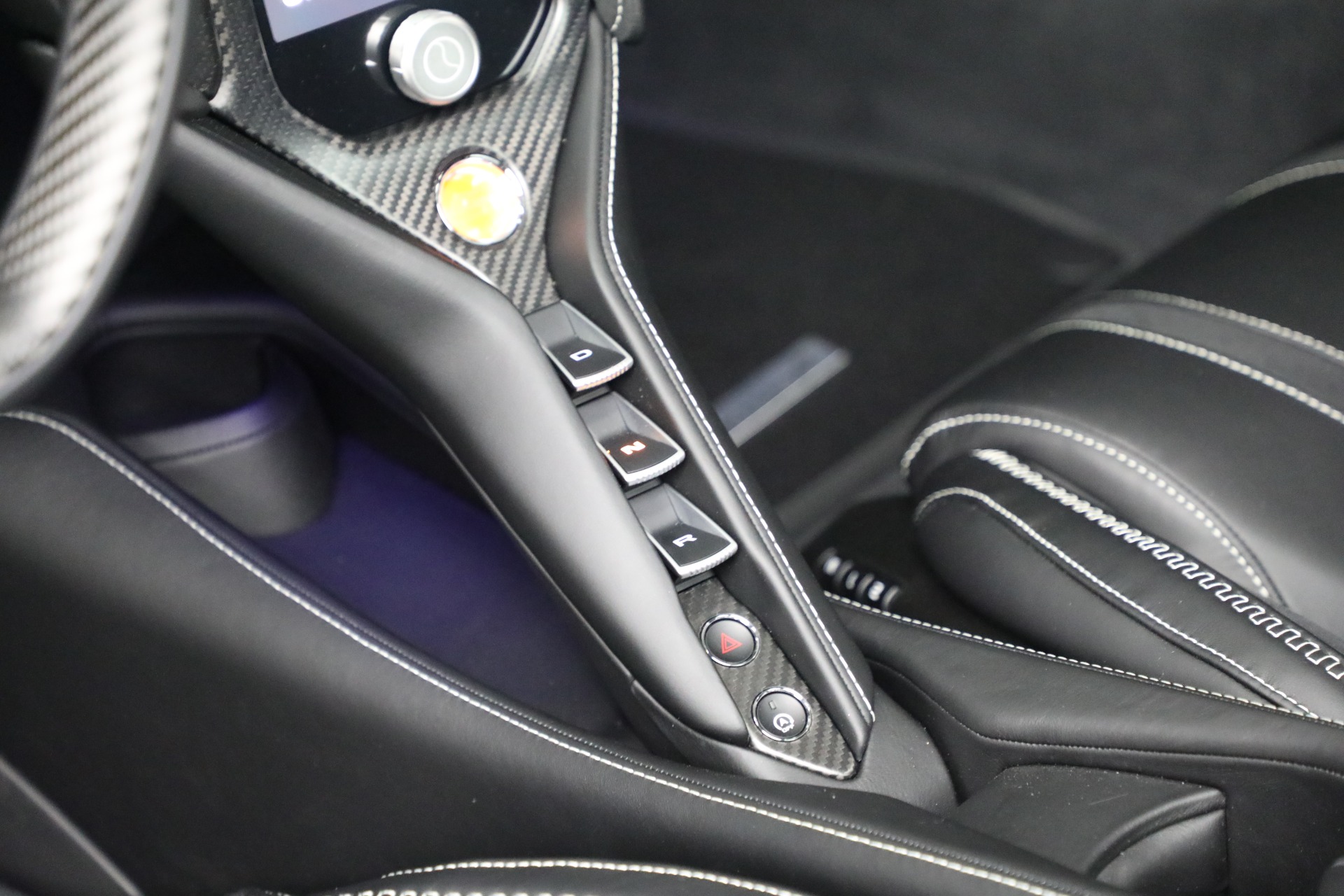 Used-2026-McLaren-750S-TechLux