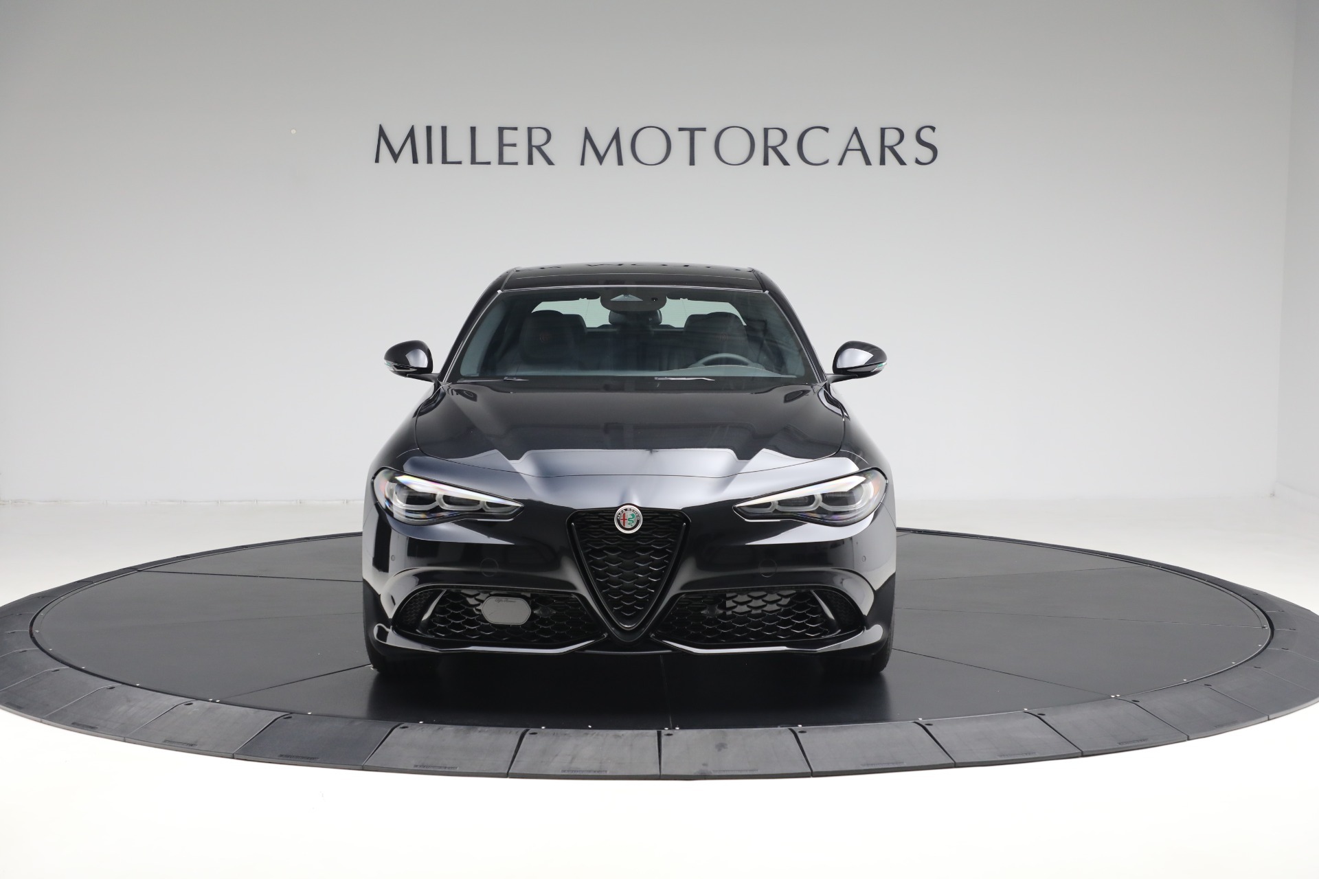 New-2025-Alfa-Romeo-Giulia-Intensa