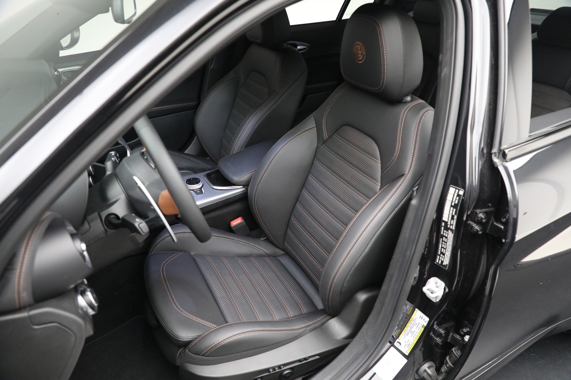 New-2025-Alfa-Romeo-Giulia-Intensa