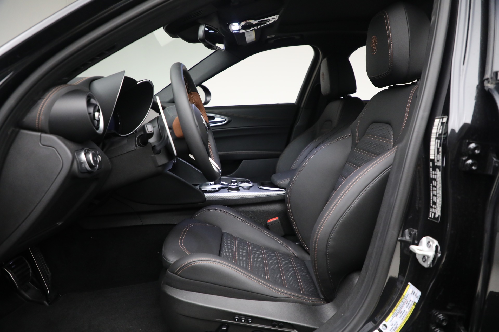 New-2025-Alfa-Romeo-Giulia-Intensa