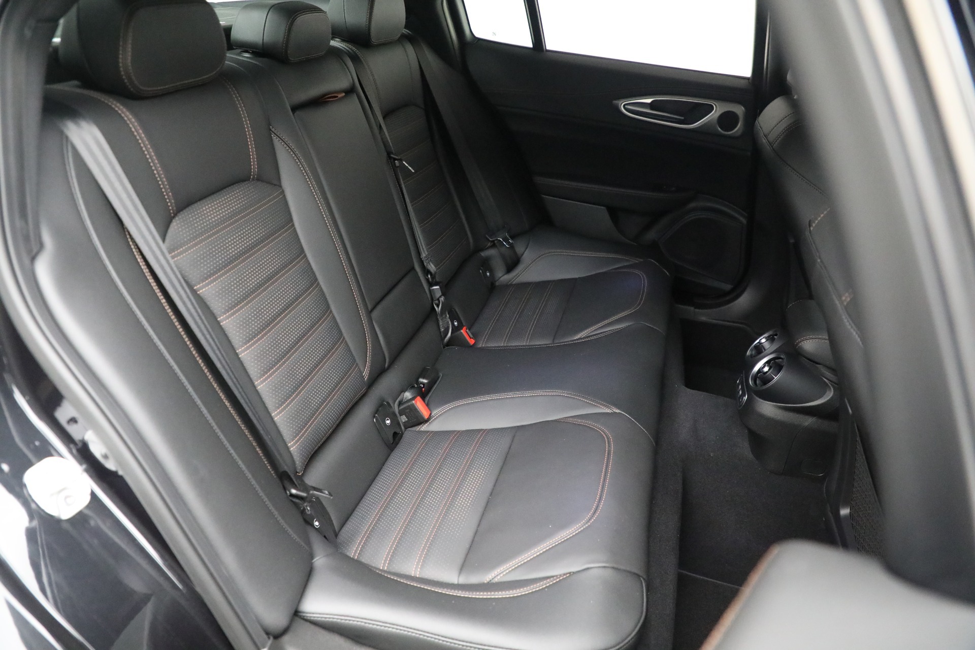 New-2025-Alfa-Romeo-Giulia-Intensa