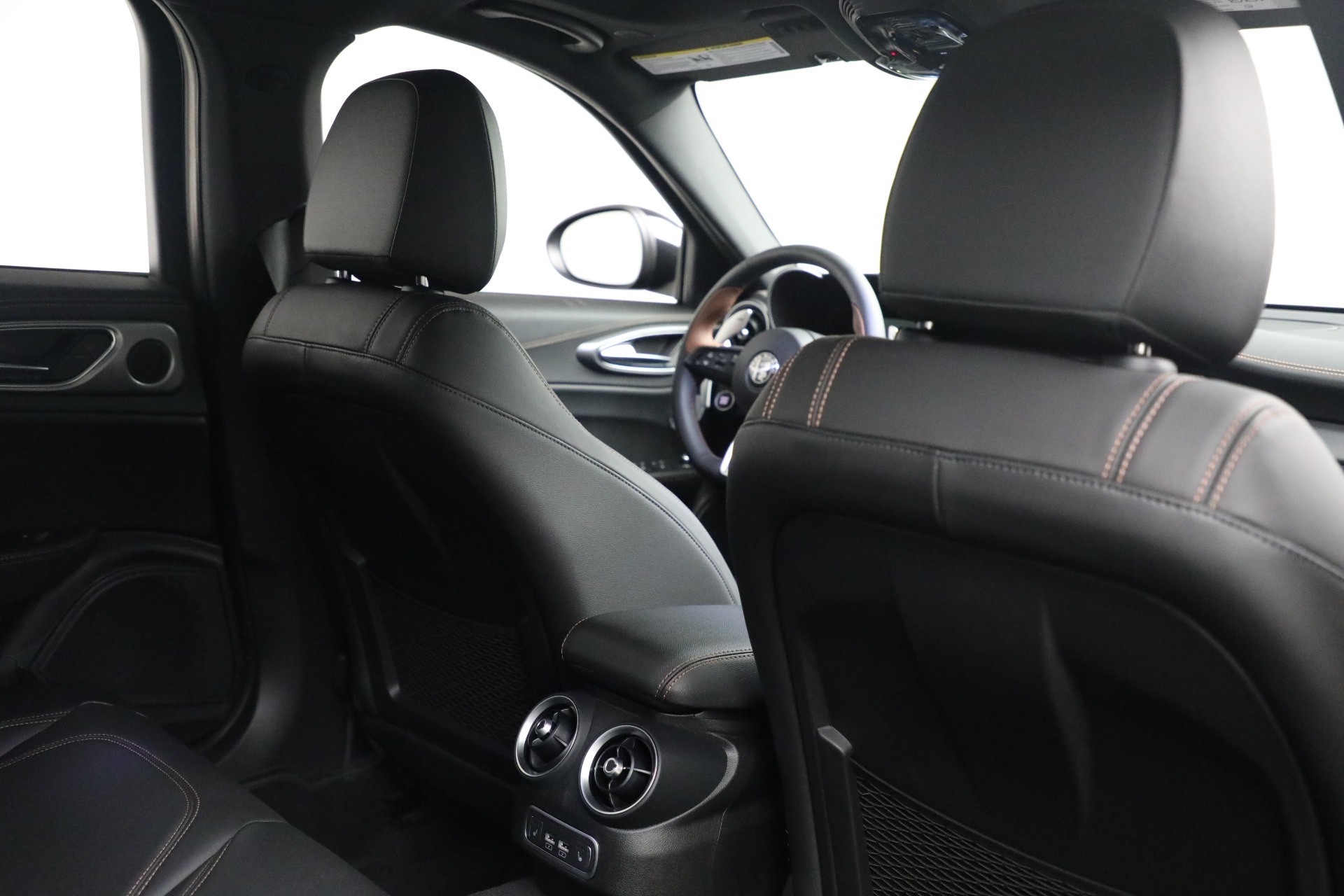 New-2025-Alfa-Romeo-Giulia-Intensa