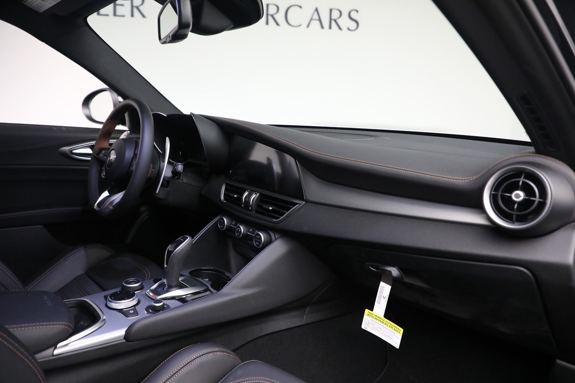 New-2025-Alfa-Romeo-Giulia-Intensa