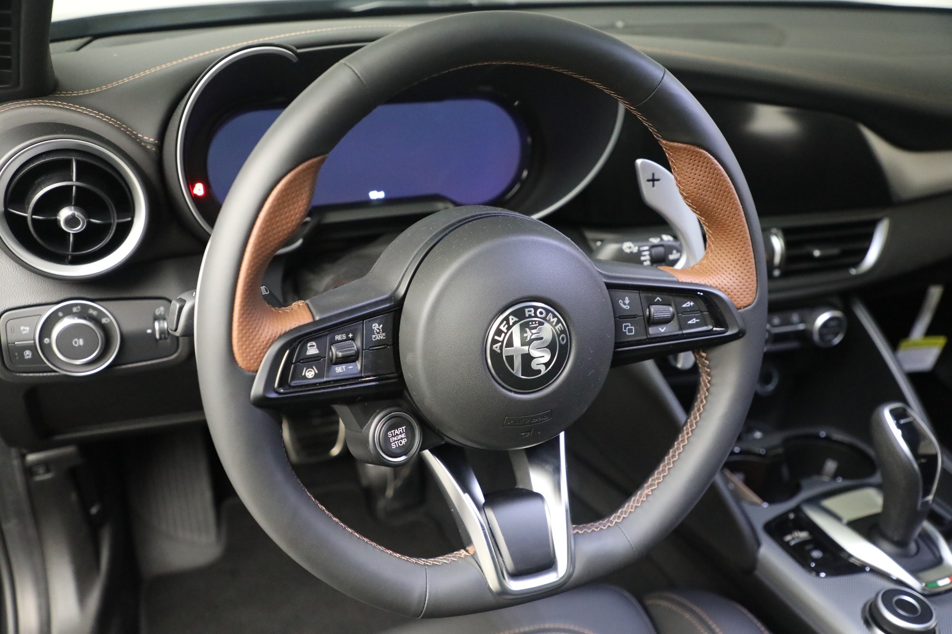 New-2025-Alfa-Romeo-Giulia-Intensa