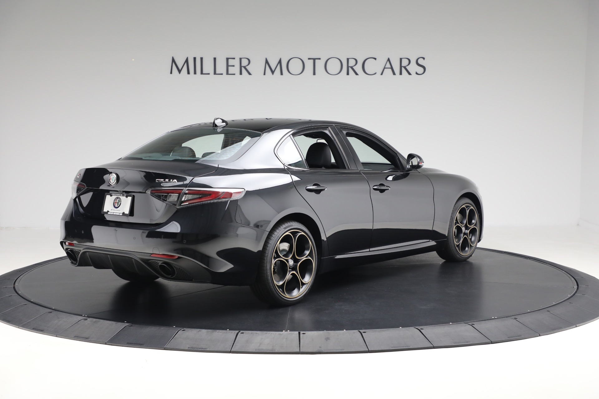 New-2025-Alfa-Romeo-Giulia-Intensa