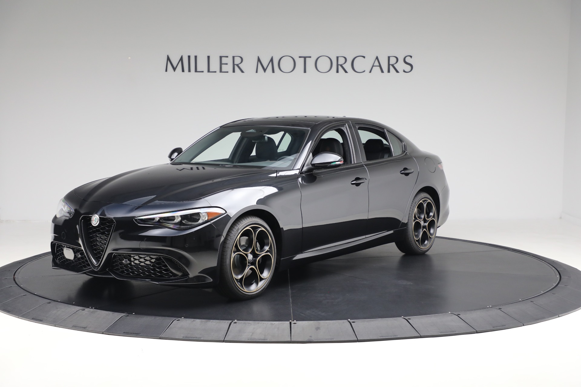 New-2025-Alfa-Romeo-Giulia-Intensa