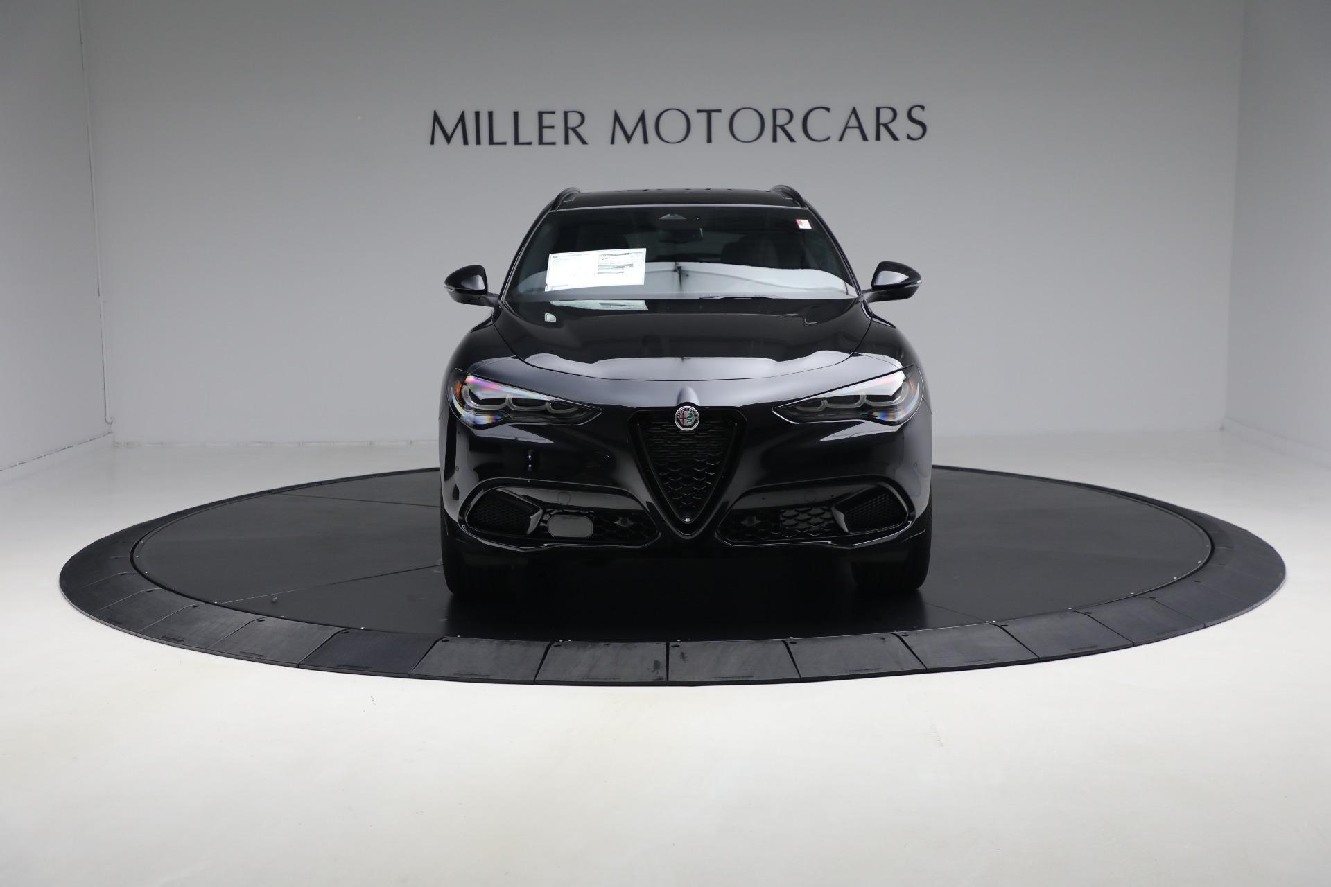 New-2025-Alfa-Romeo-Stelvio-Intensa