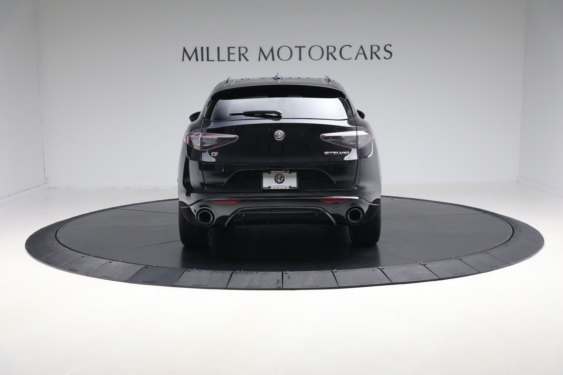 New-2025-Alfa-Romeo-Stelvio-Intensa