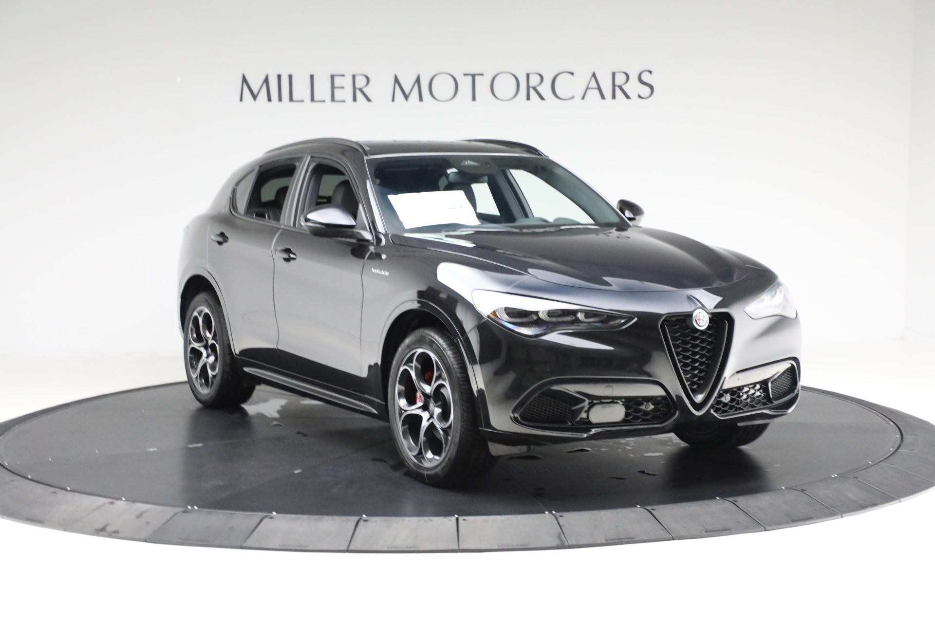 New-2025-Alfa-Romeo-Stelvio-Veloce