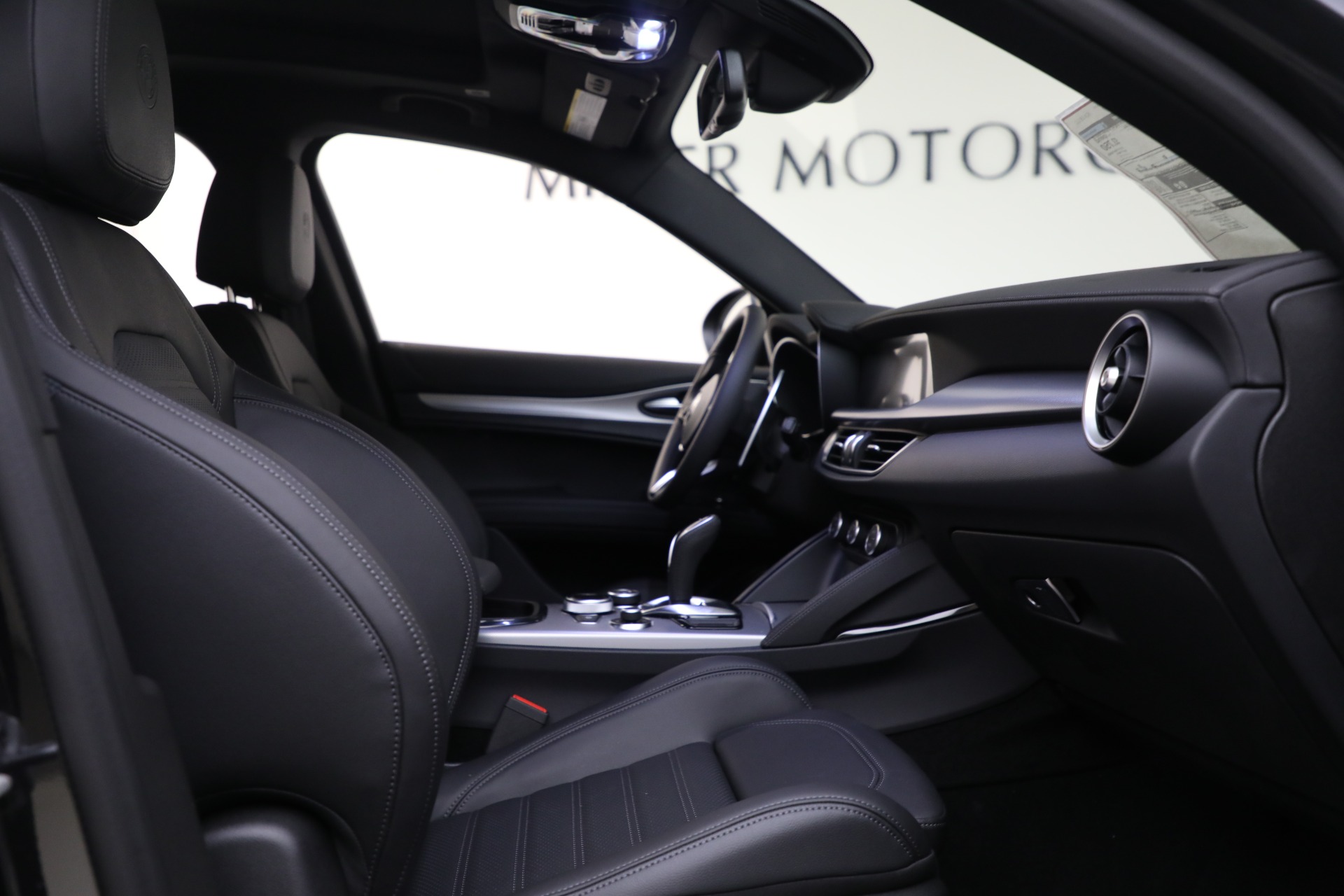 New-2025-Alfa-Romeo-Stelvio-Veloce