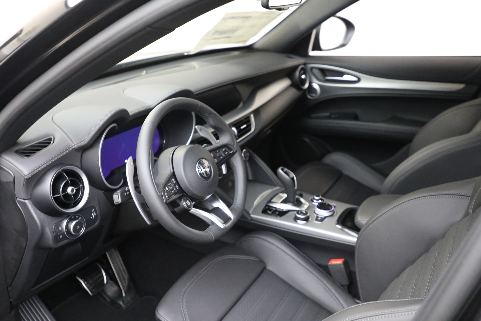 New-2025-Alfa-Romeo-Stelvio-Veloce