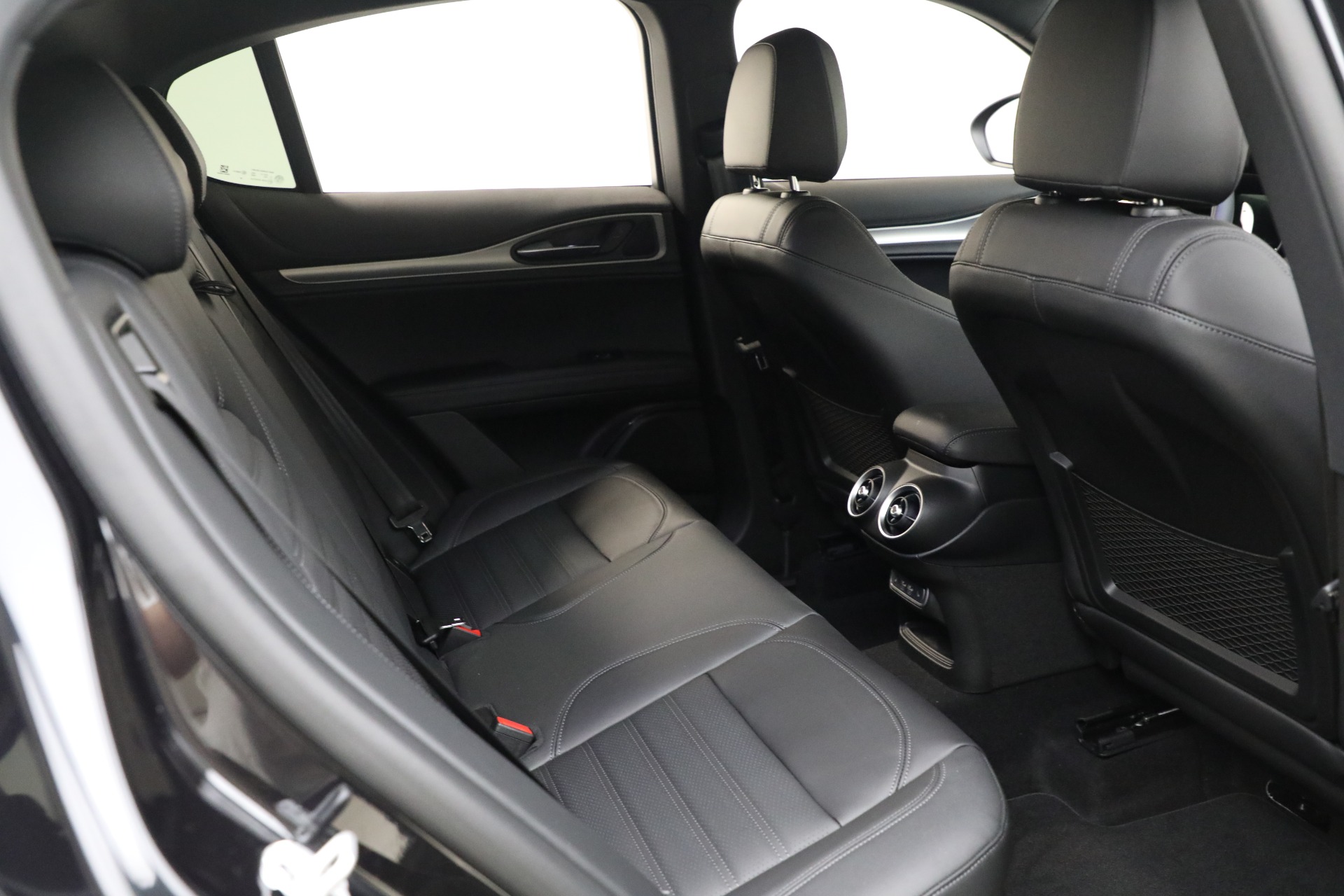 New-2025-Alfa-Romeo-Stelvio-Veloce