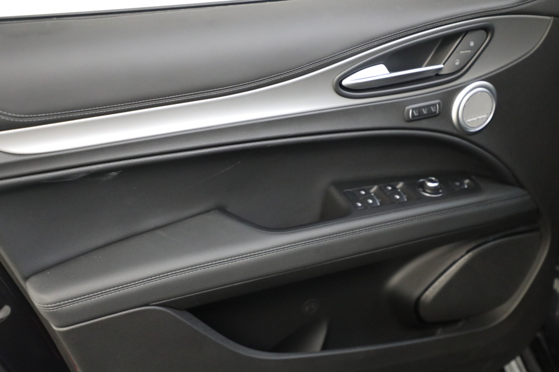 New-2025-Alfa-Romeo-Stelvio-Veloce