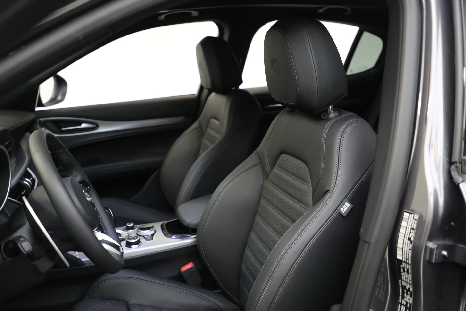 New-2025-Alfa-Romeo-Stelvio-Veloce