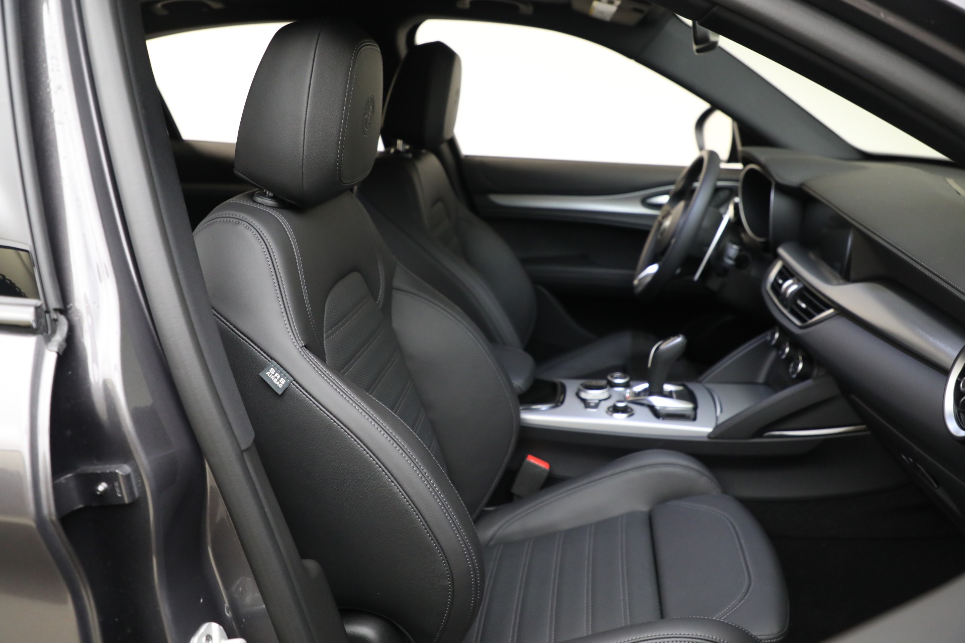 New-2025-Alfa-Romeo-Stelvio-Veloce