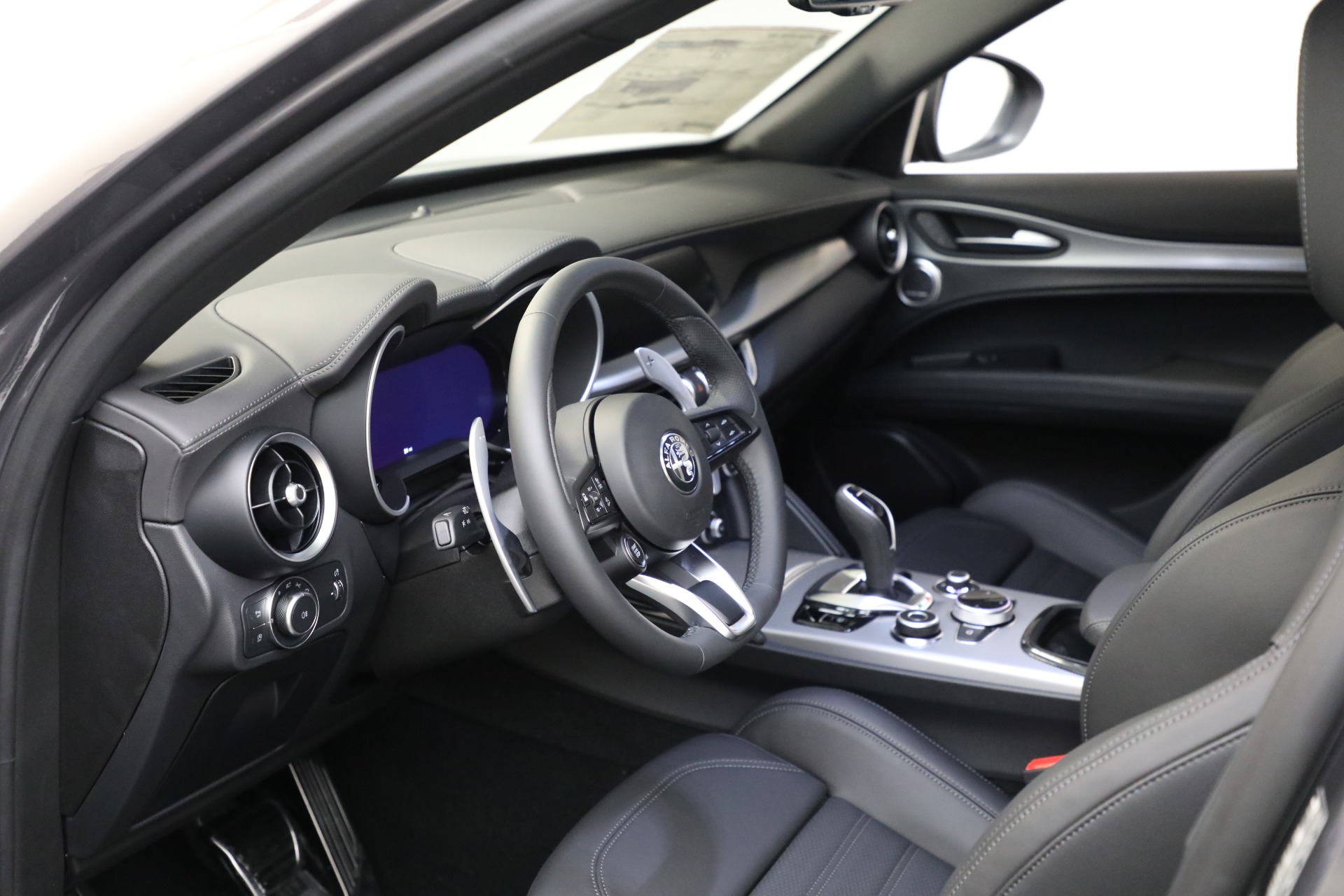 New-2025-Alfa-Romeo-Stelvio-Veloce