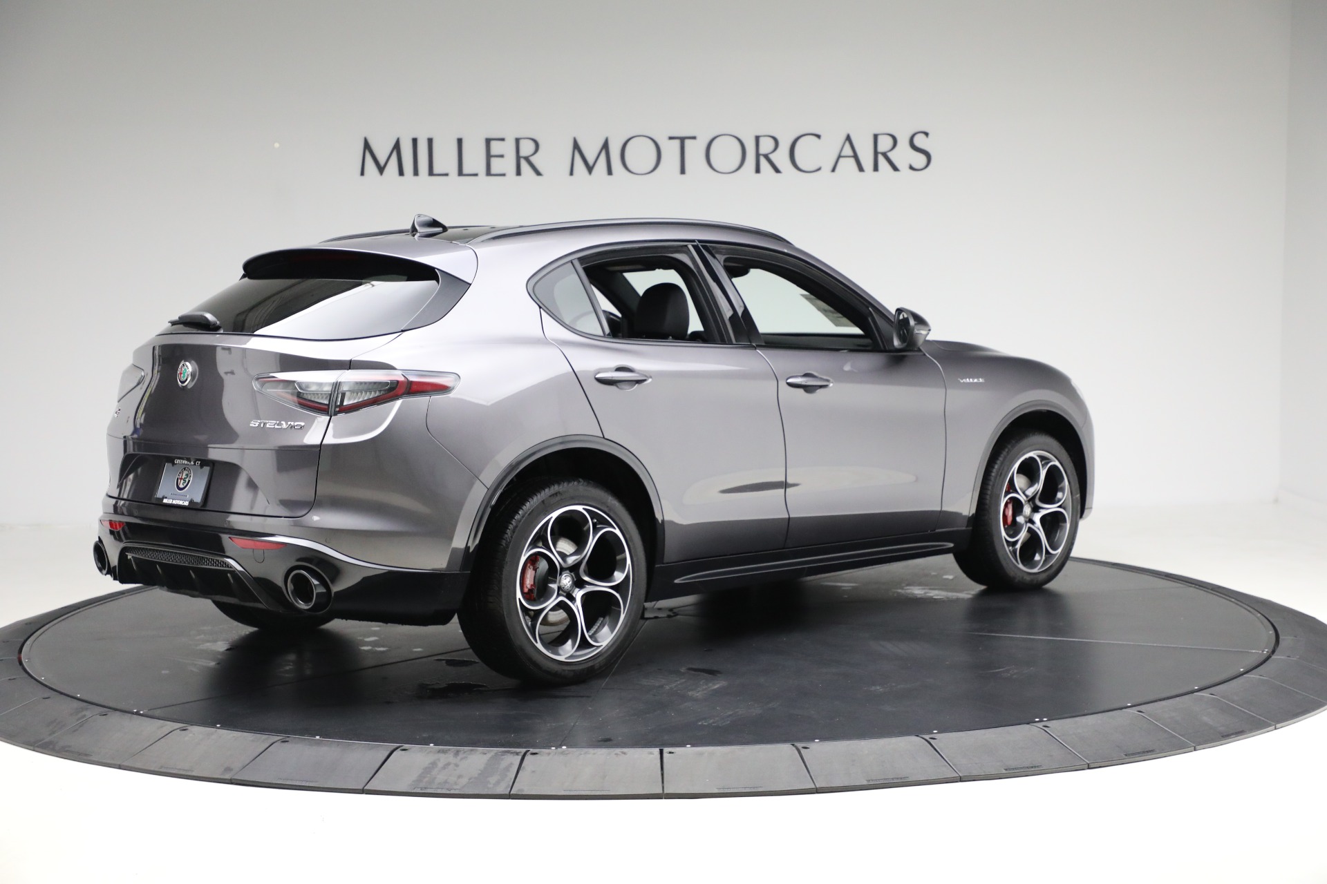 New-2025-Alfa-Romeo-Stelvio-Veloce