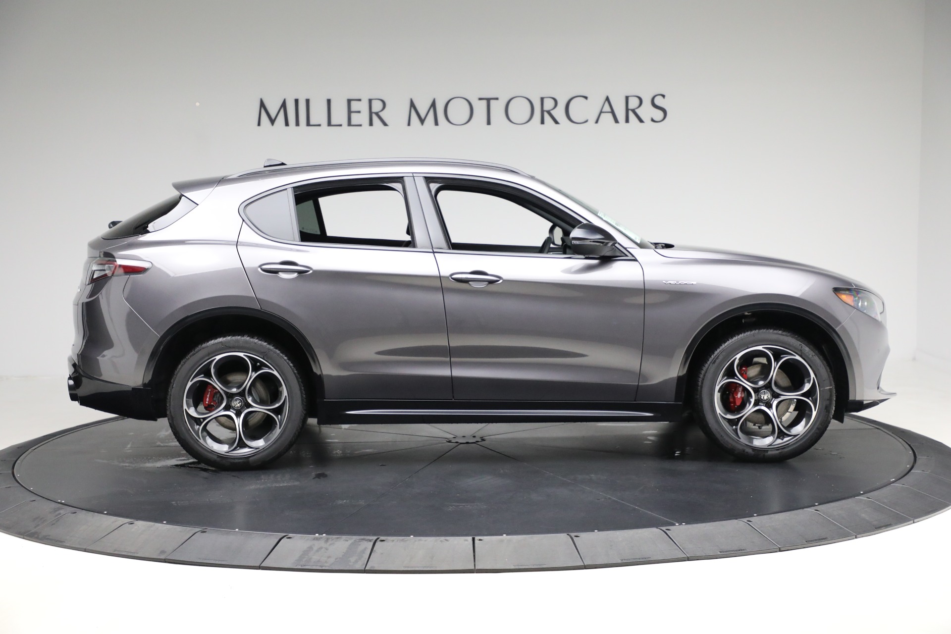 New-2025-Alfa-Romeo-Stelvio-Veloce