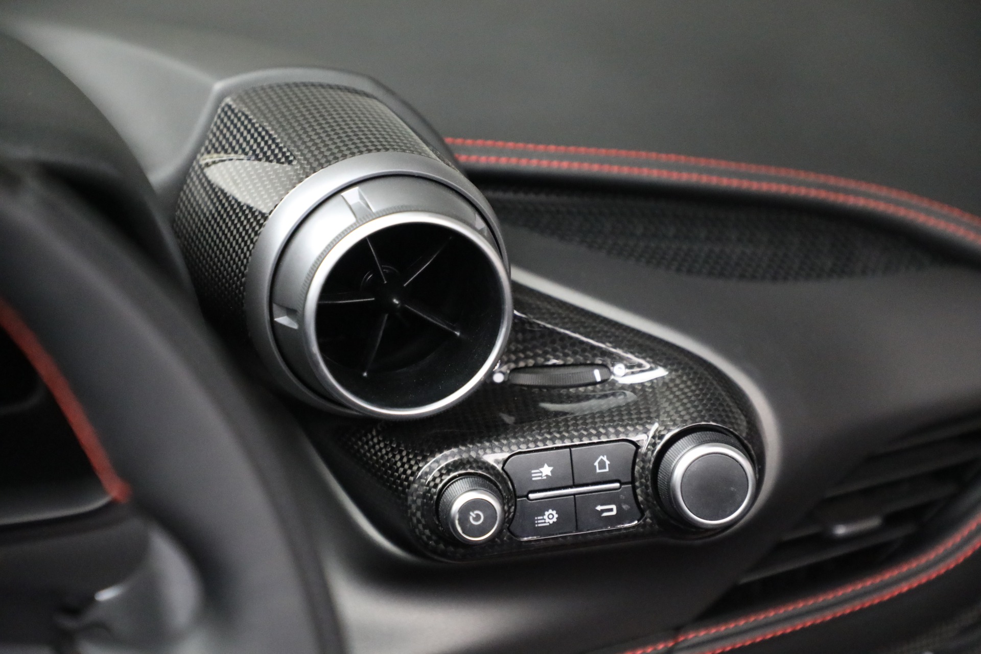 Used-2022-Ferrari-F8-Spider