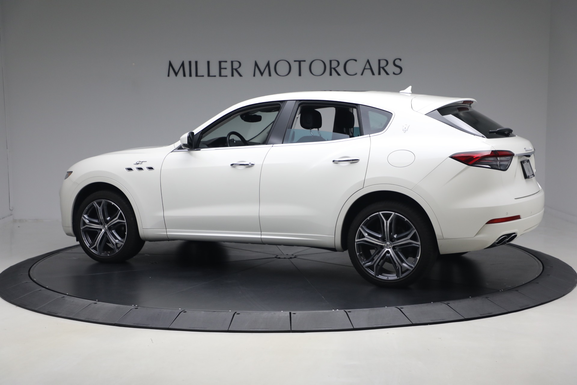 Used-2022-Maserati-Levante-GT