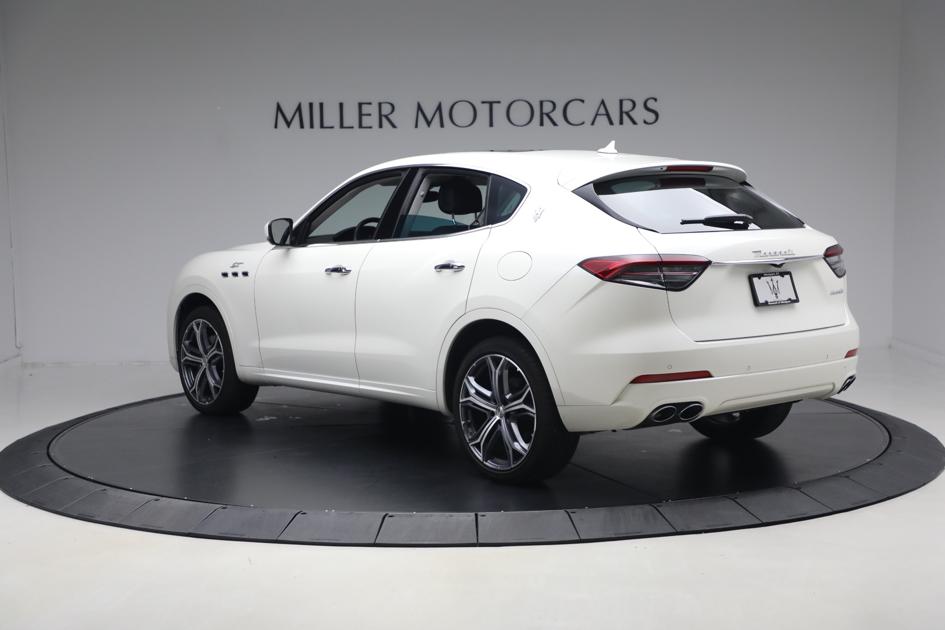 Used-2022-Maserati-Levante-GT