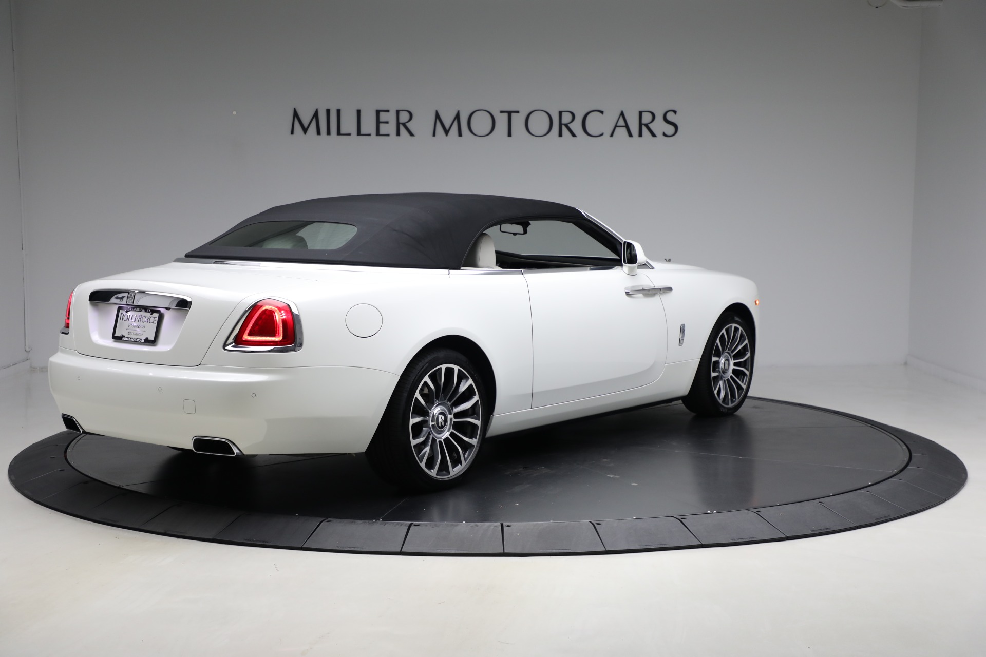 Used-2019-Rolls-Royce-Dawn