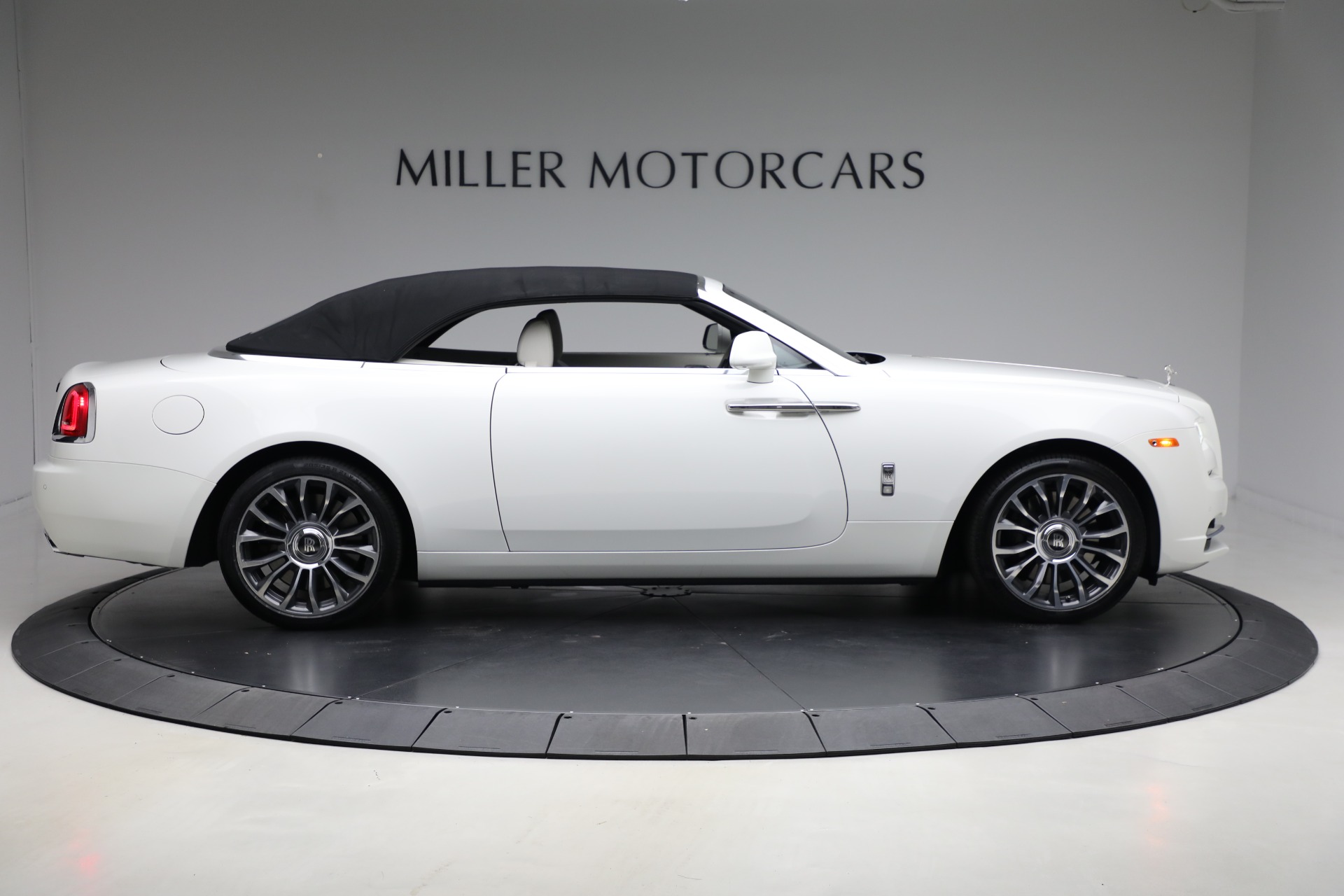 Used-2019-Rolls-Royce-Dawn