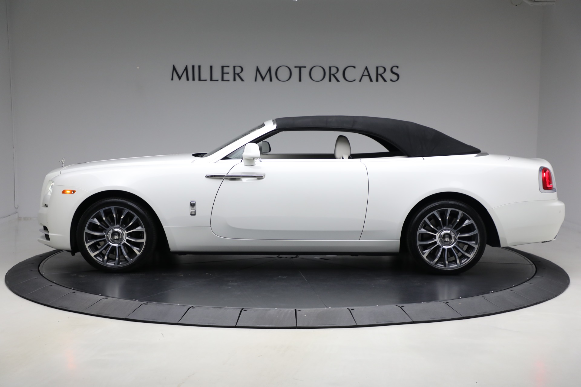 Used-2019-Rolls-Royce-Dawn