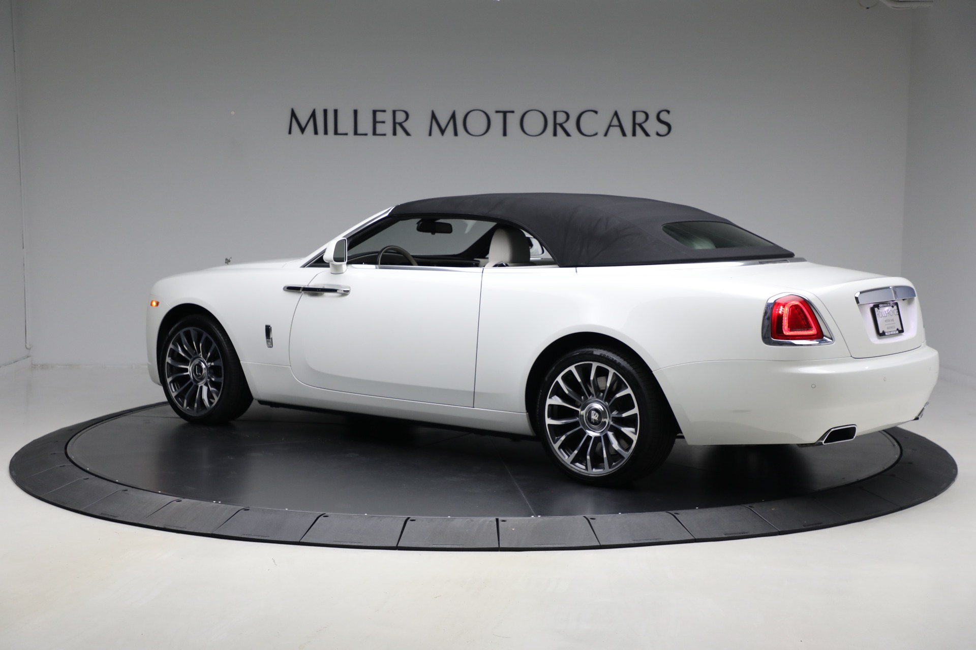 Used-2019-Rolls-Royce-Dawn