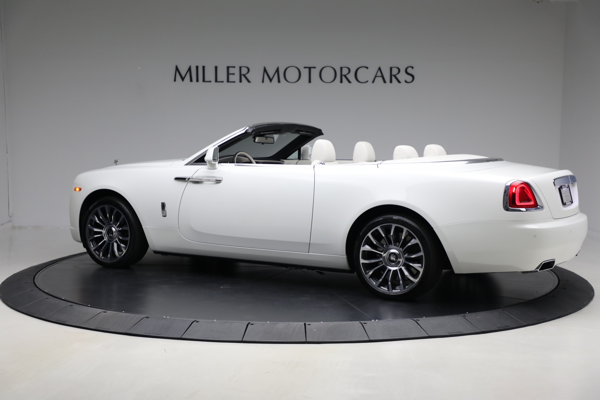 Used-2019-Rolls-Royce-Dawn