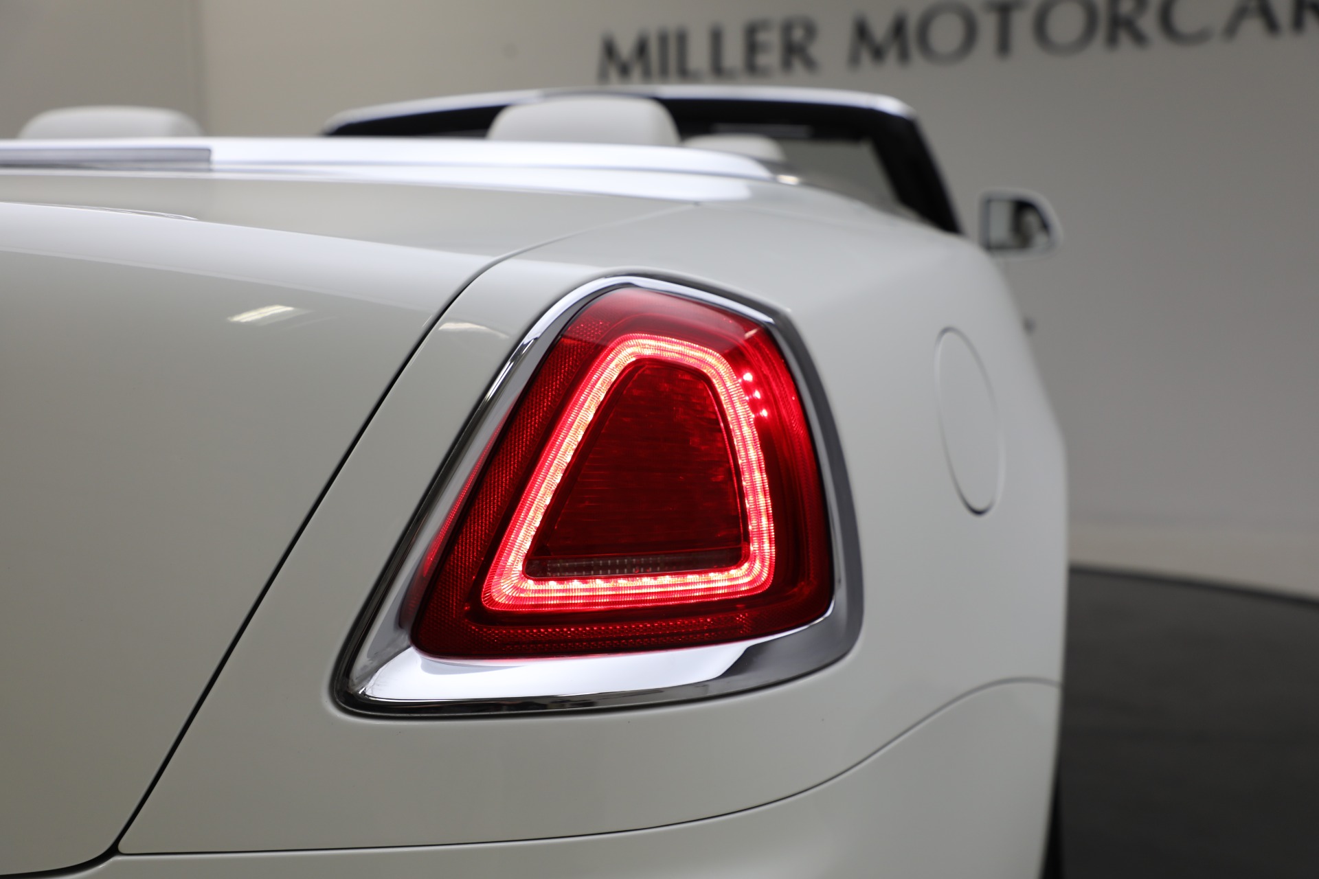 Used-2019-Rolls-Royce-Dawn