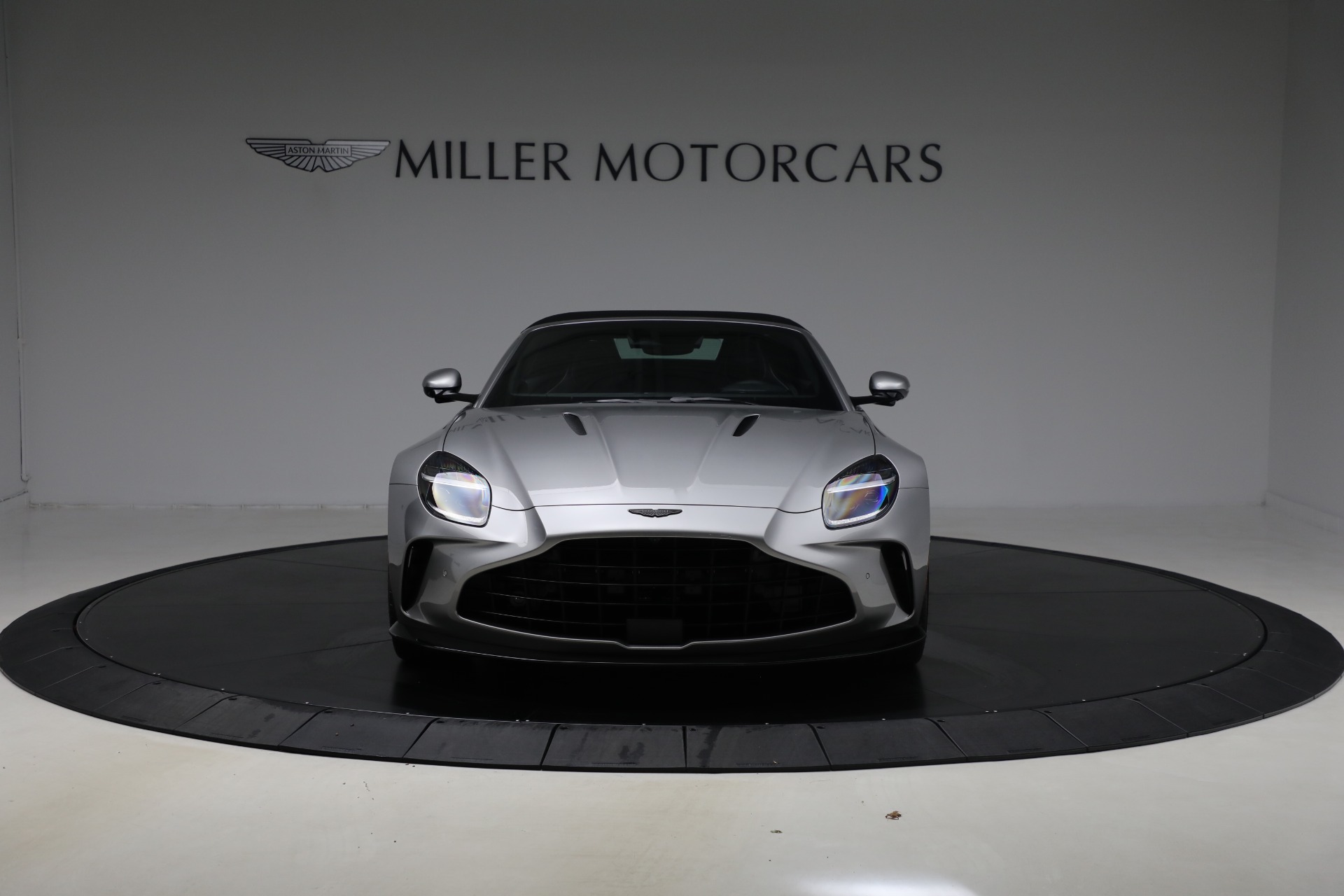 New-2026-Aston-Martin-Vantage-Roadster