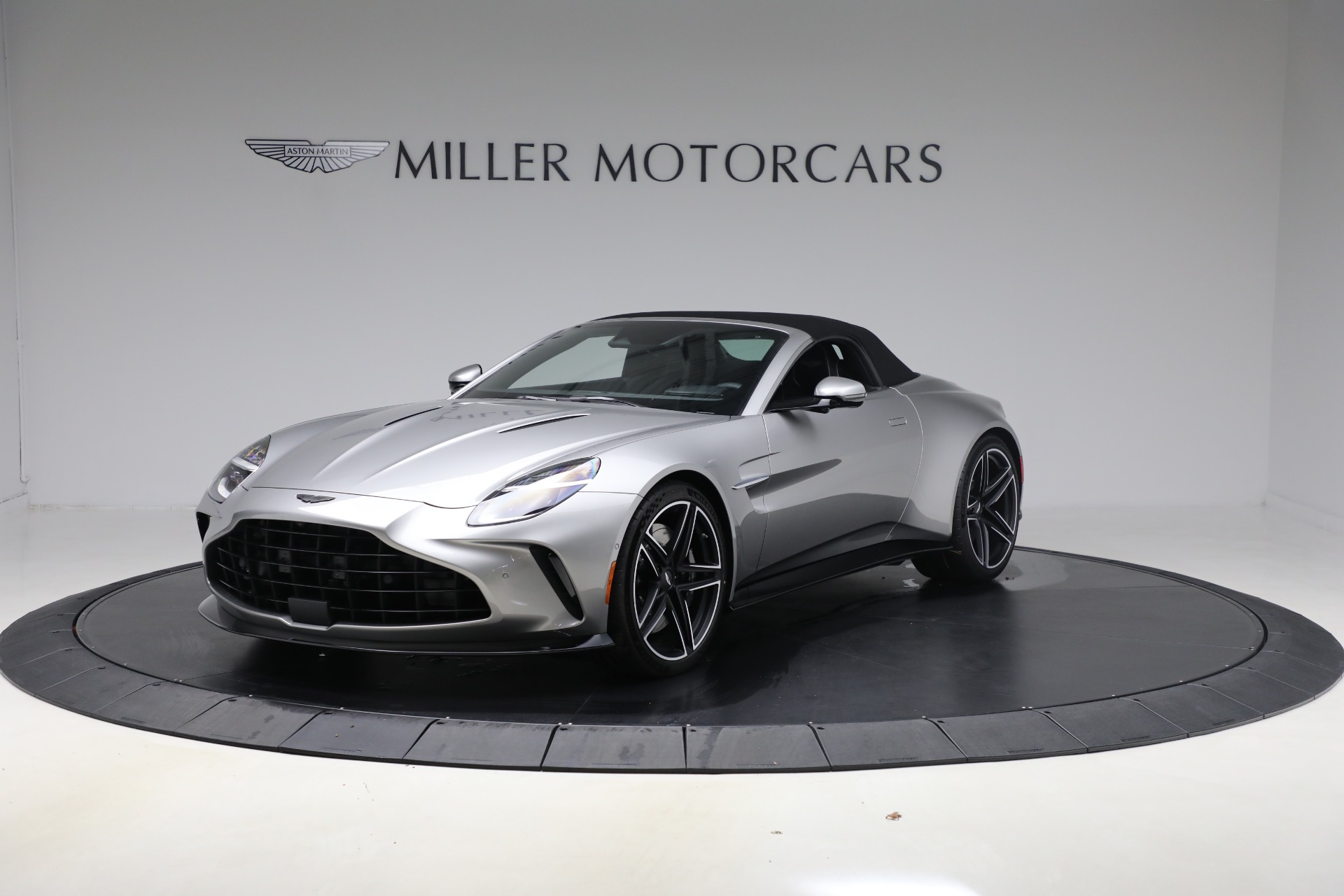 New-2026-Aston-Martin-Vantage-Roadster