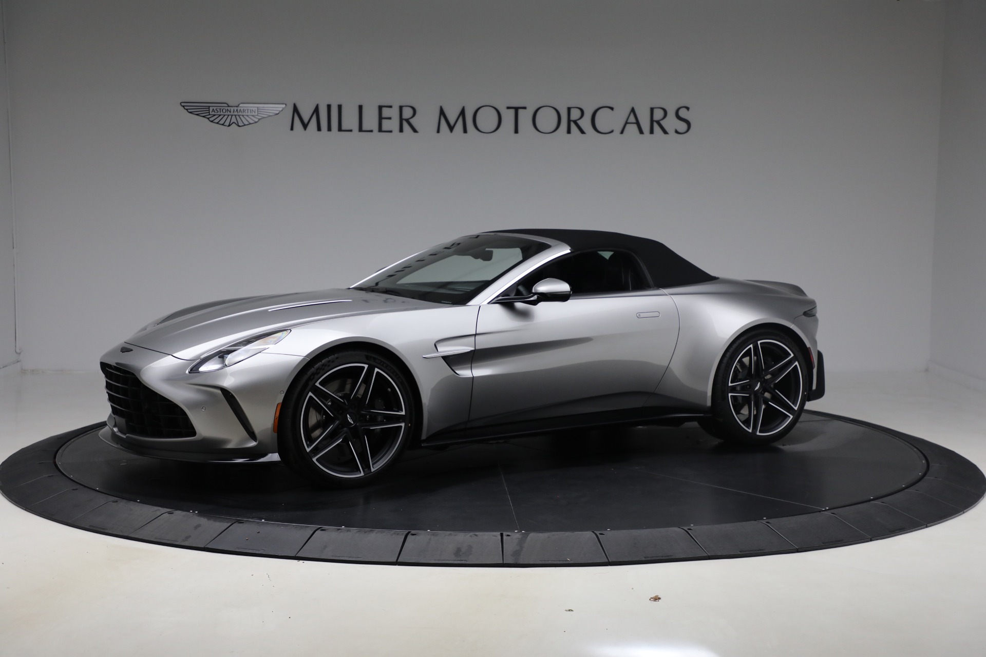New-2026-Aston-Martin-Vantage-Roadster
