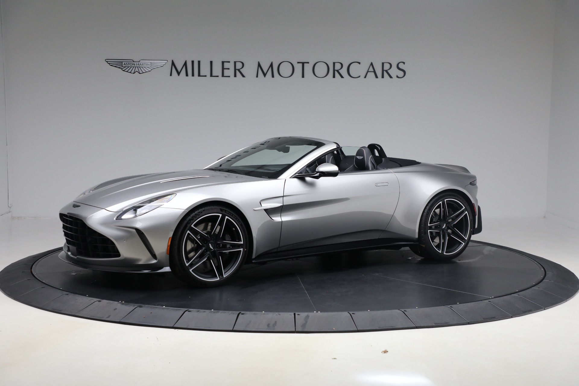 New-2026-Aston-Martin-Vantage-Roadster