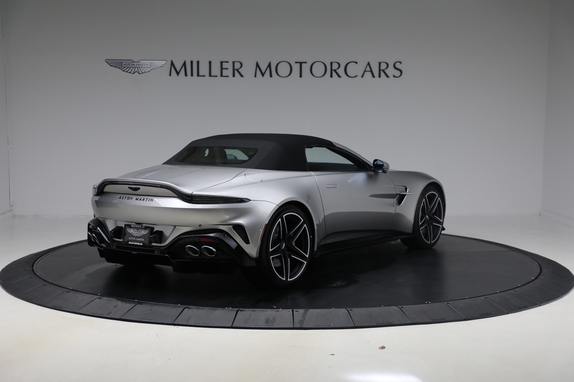 New-2026-Aston-Martin-Vantage-Roadster