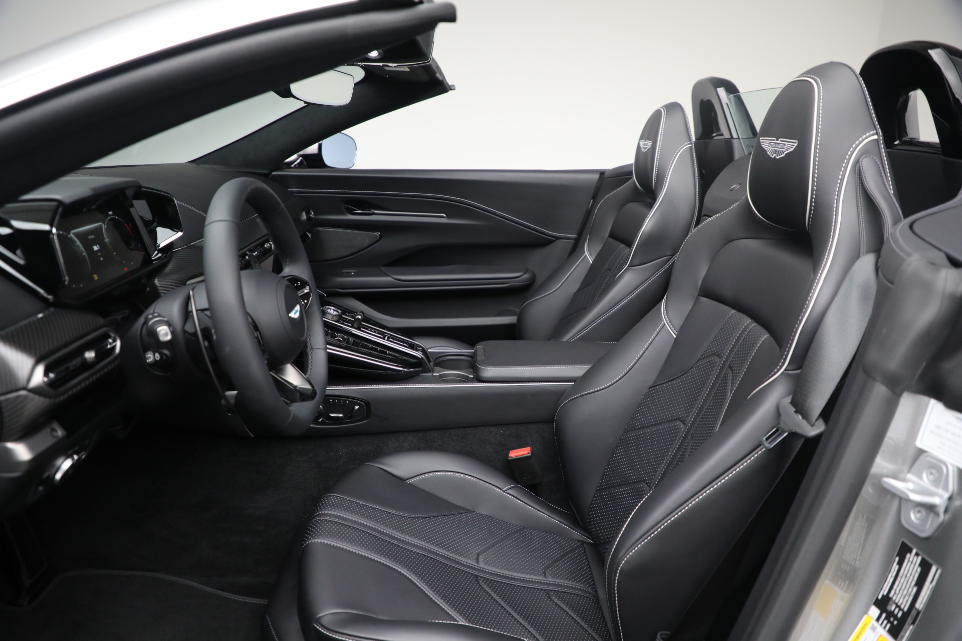 New-2026-Aston-Martin-Vantage-Roadster