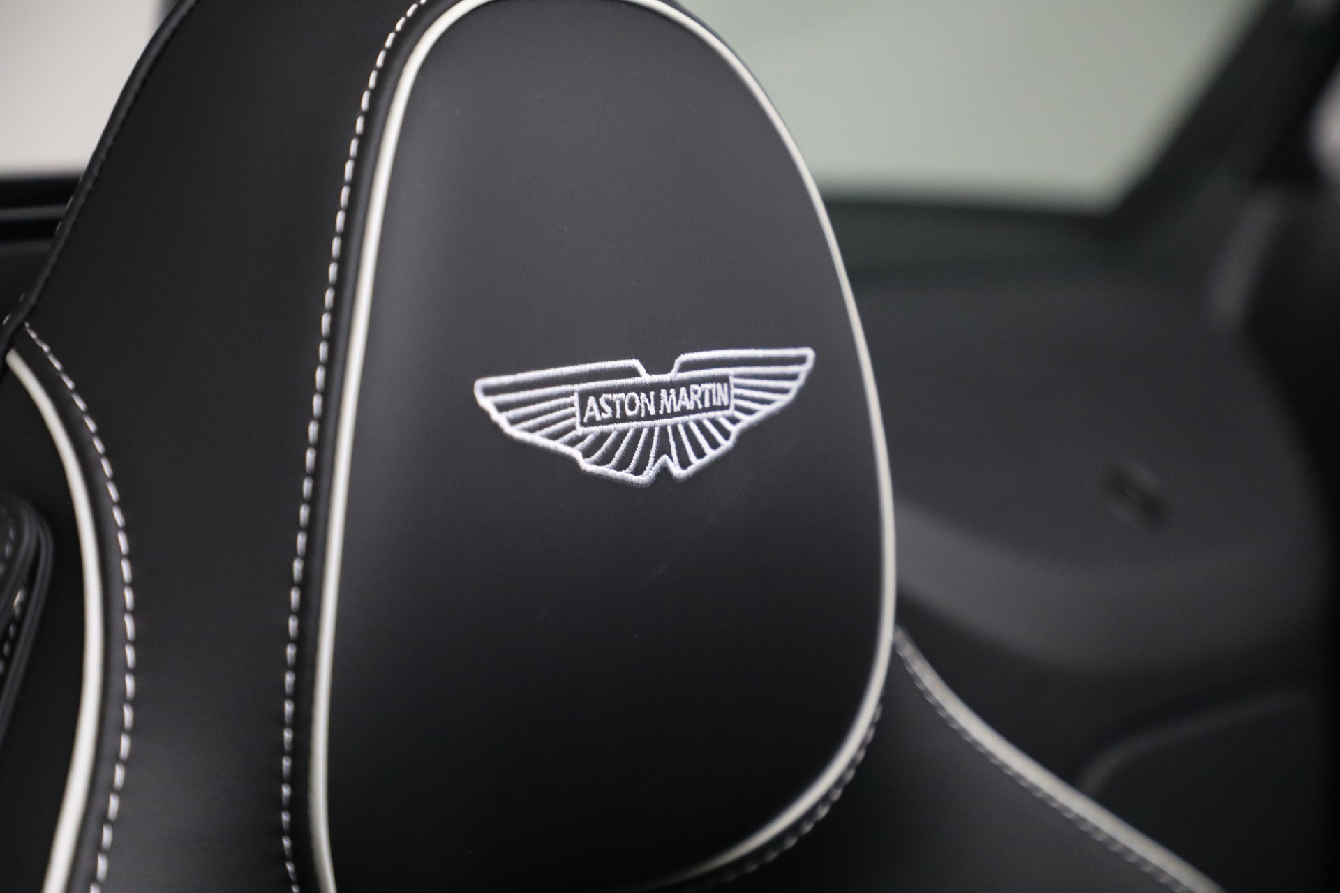 New-2026-Aston-Martin-Vantage-Roadster
