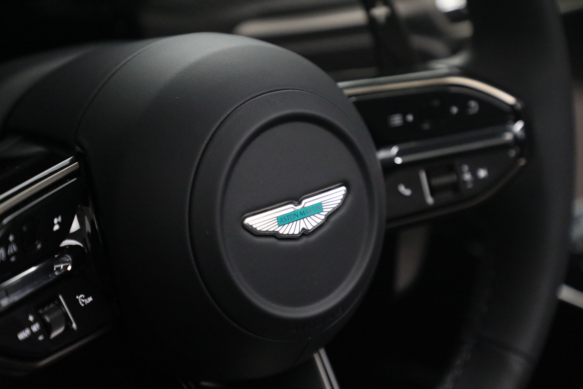 New-2026-Aston-Martin-Vantage-Roadster