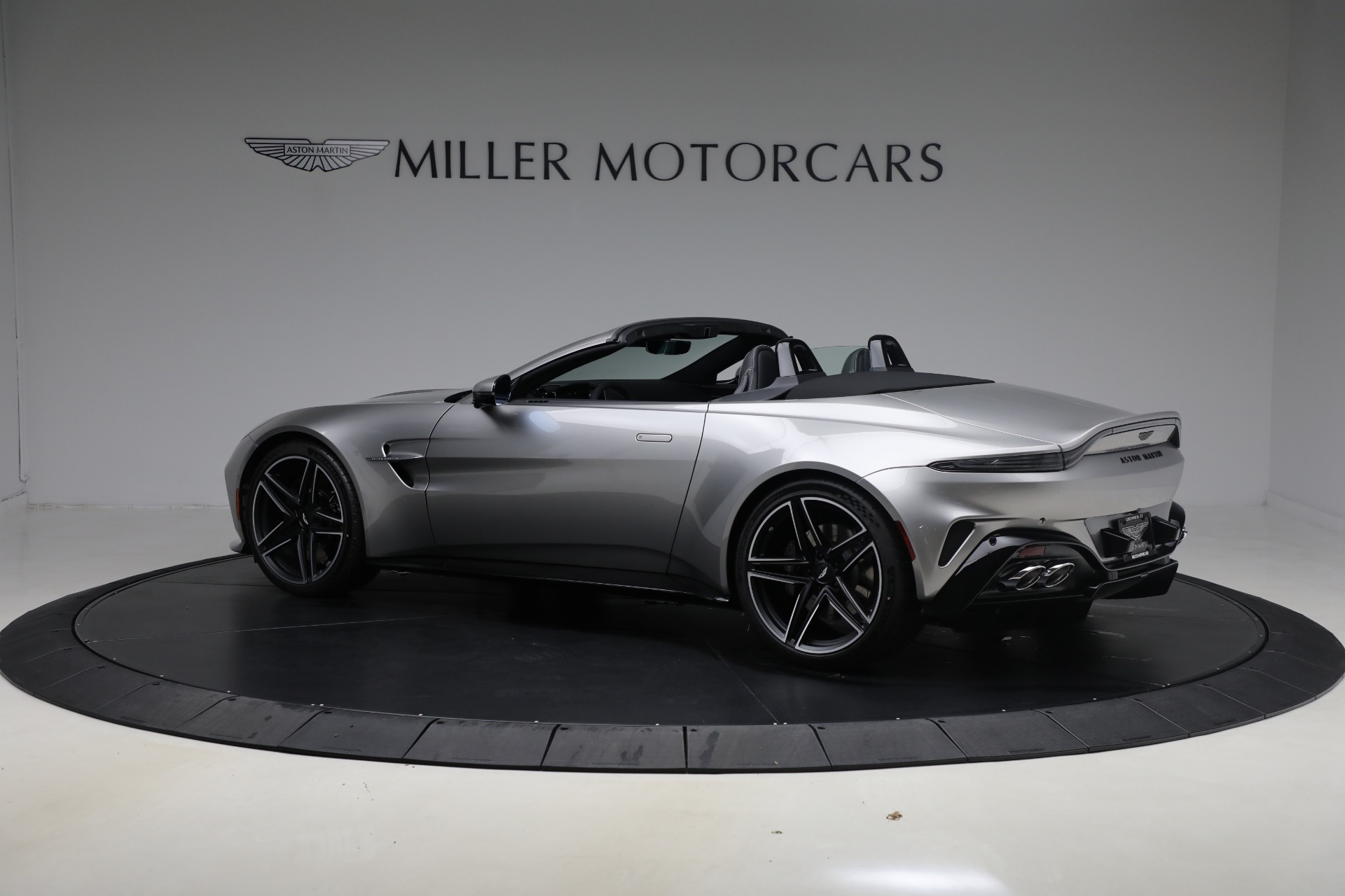New-2026-Aston-Martin-Vantage-Roadster