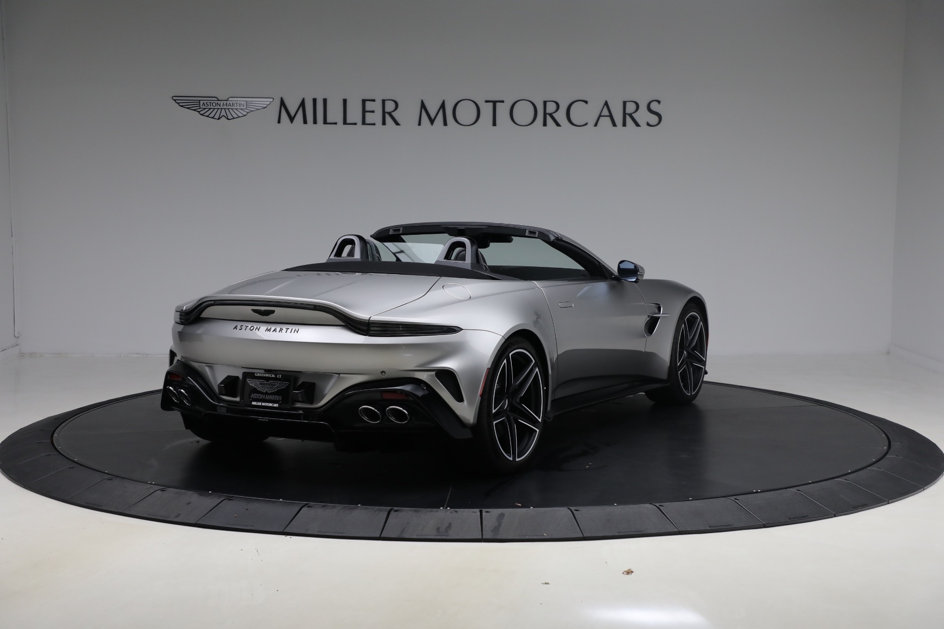 New-2026-Aston-Martin-Vantage-Roadster