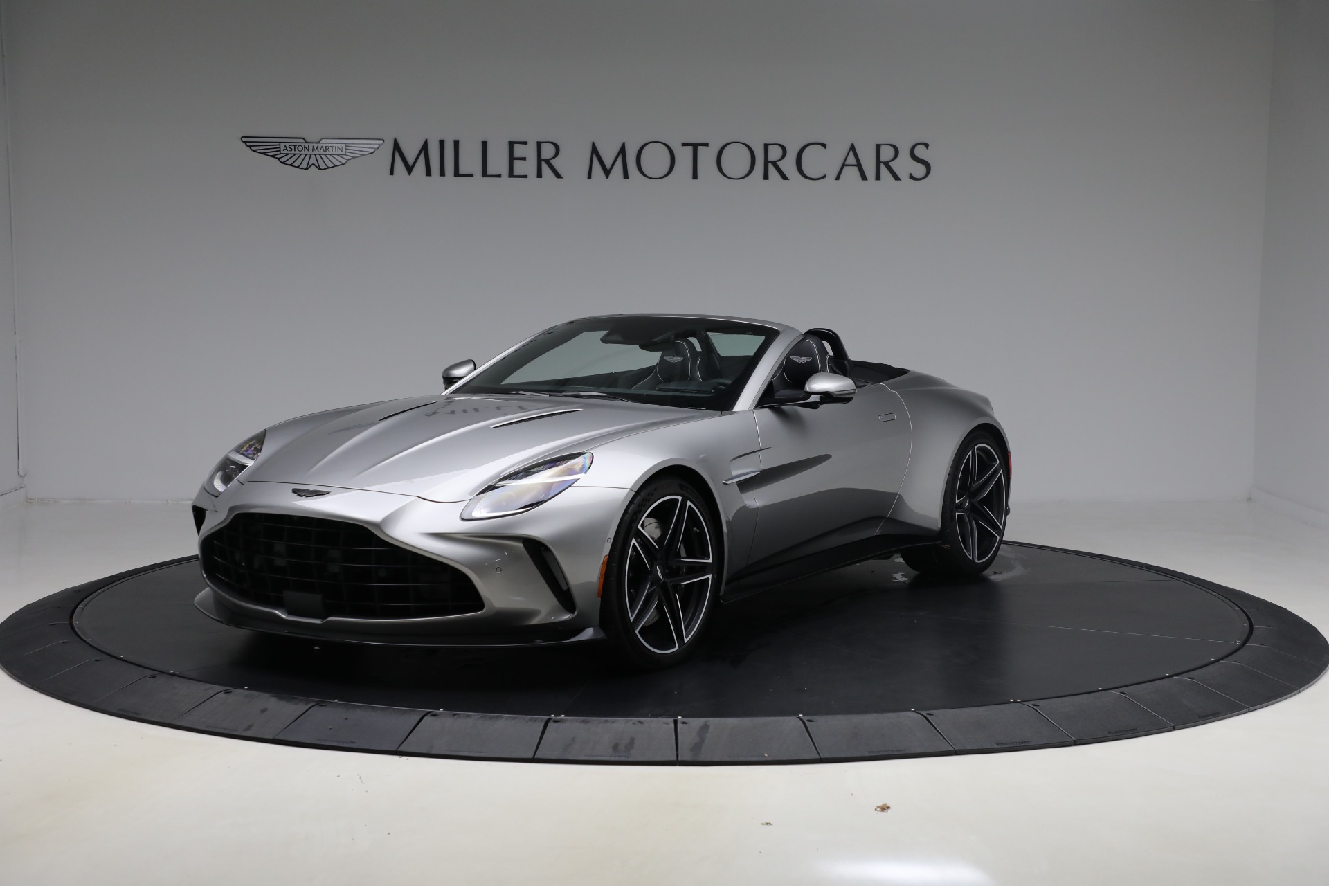New-2026-Aston-Martin-Vantage-Roadster