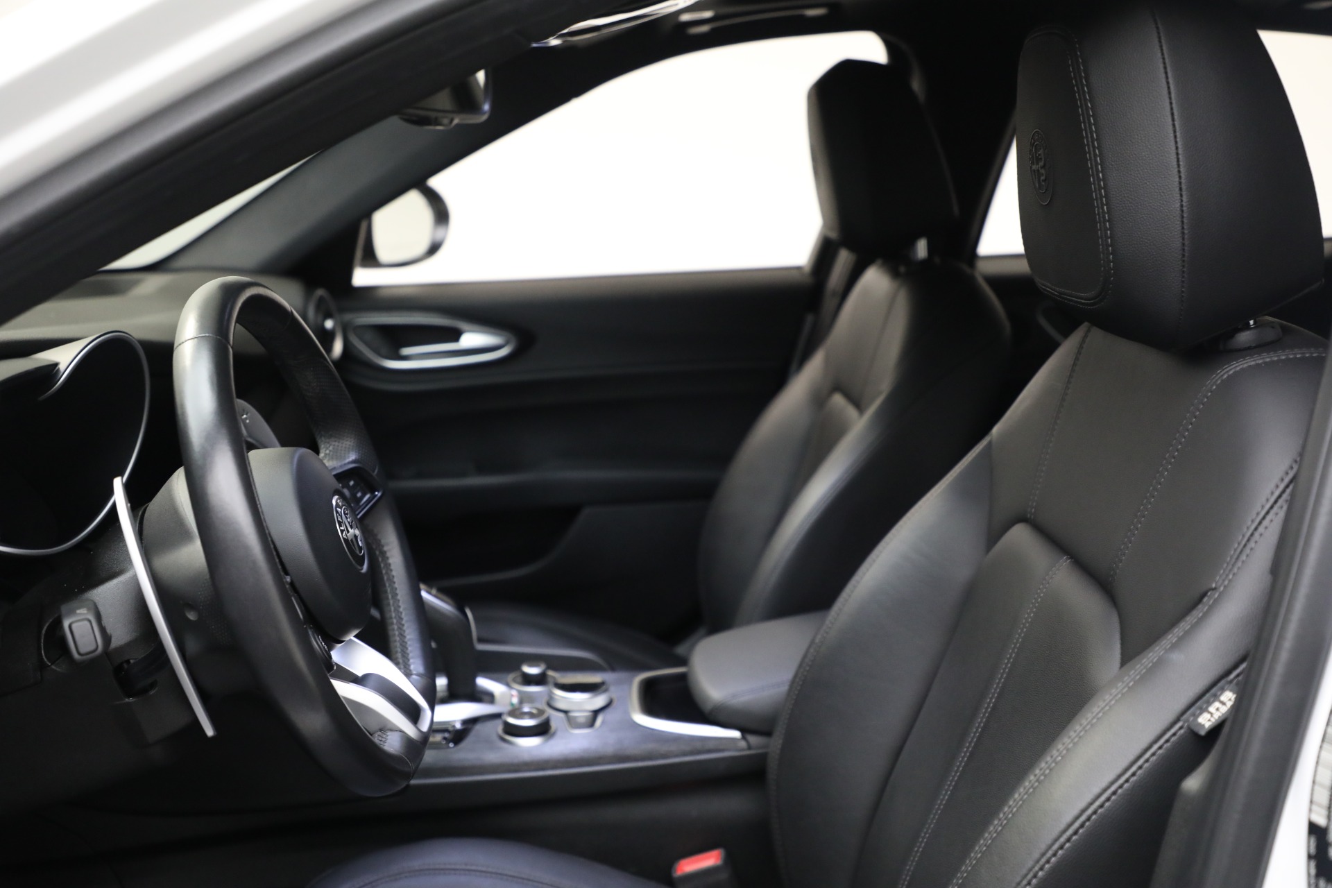 Used-2022-Alfa-Romeo-Giulia-Sprint