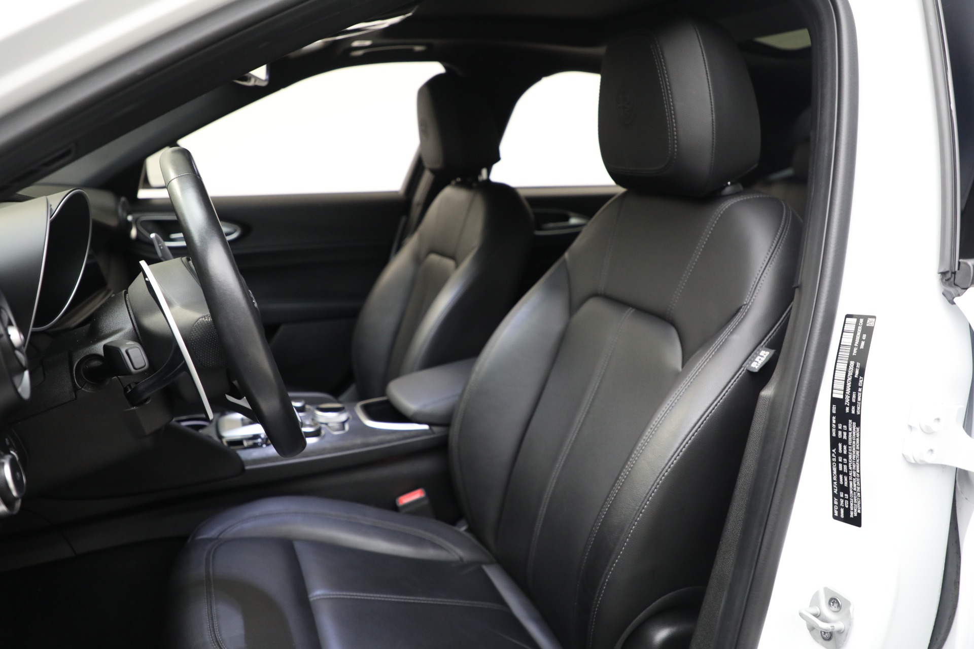 Used-2022-Alfa-Romeo-Giulia-Sprint